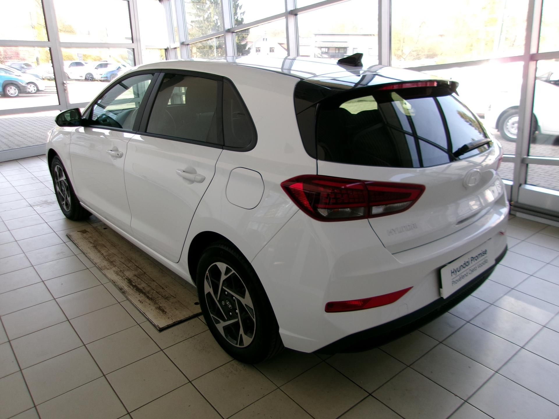 Hyundai i30, 1.5DPi 71kW Smart MT - fotka 6
