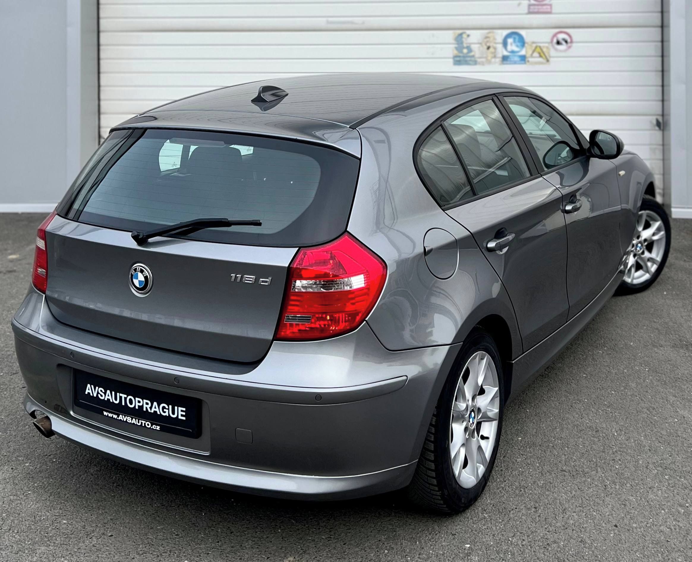 BMW Řada 1, (E87) LCI  SPORTOVNÍ HATCHBACK - fotka 4