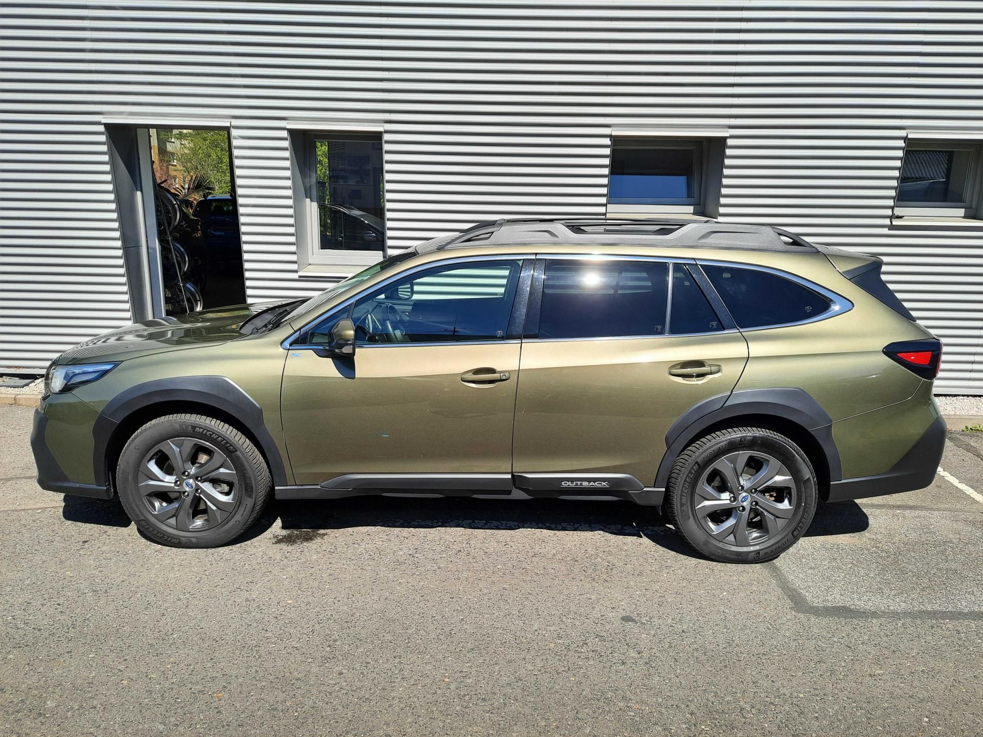 Subaru Outback, 2,5i ES Comfort - fotka 3