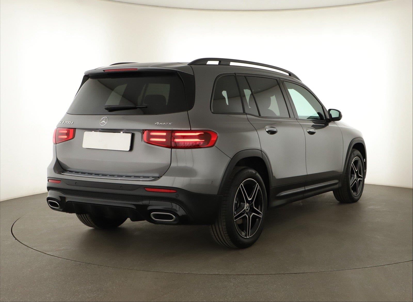 Mercedes-Benz GLB, GLB 200 d 4MATIC, AMG Line - fotka 5