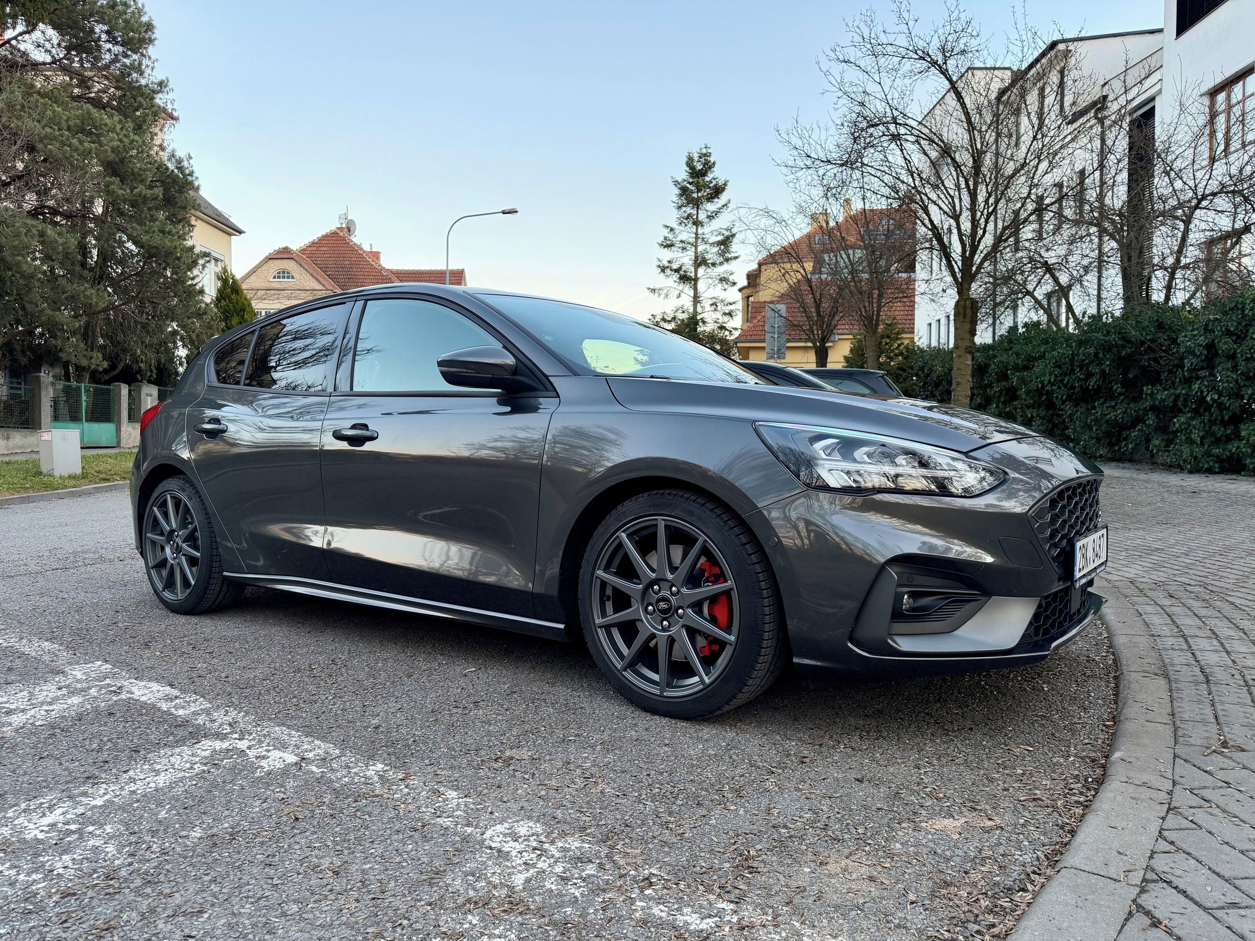 Ford Focus, Ford Focus ST PLUS 2.3, 206 kW - fotka 2