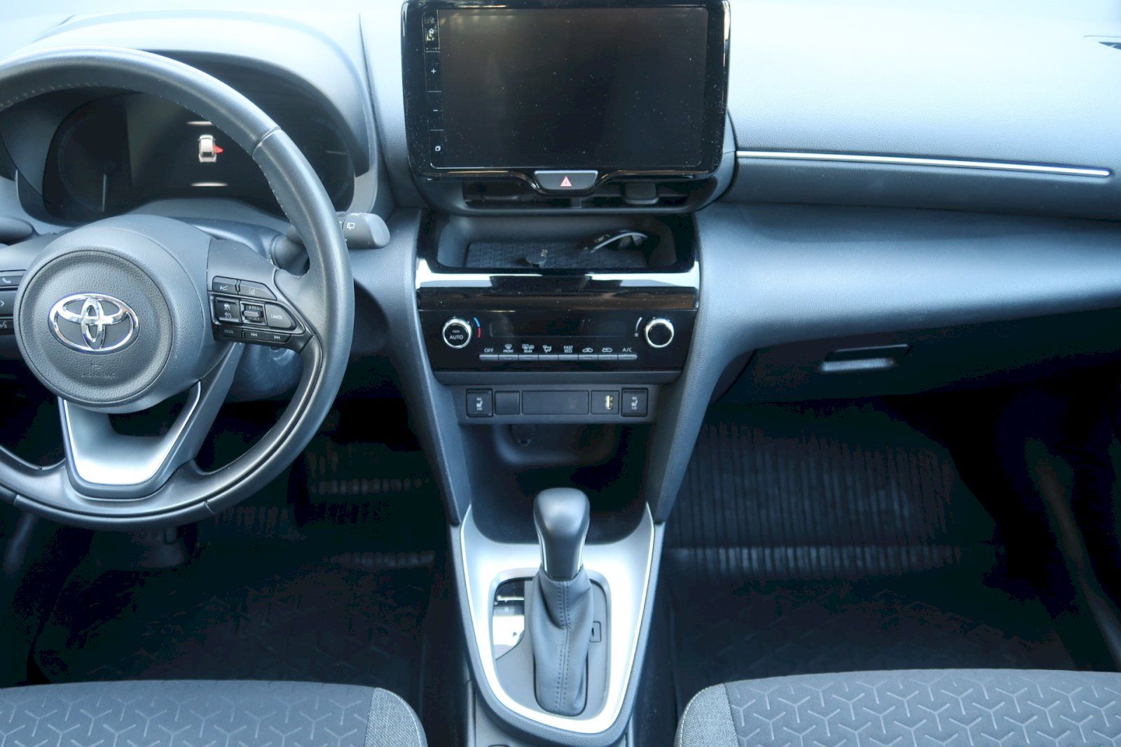 Toyota Yaris, YARIS CROSS Comfort Tech 1,5 H - fotka 6