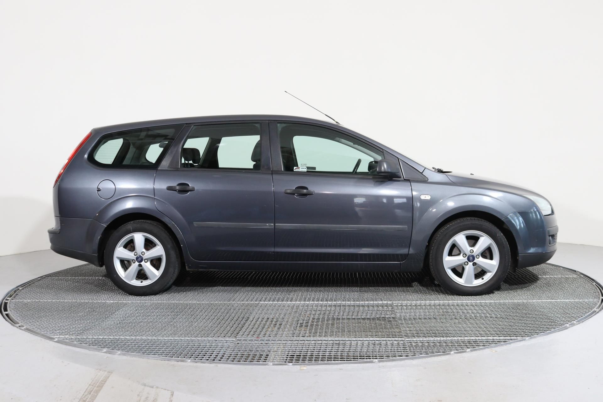 Ford Focus, 1.6 TDCi COMBI - fotka 3