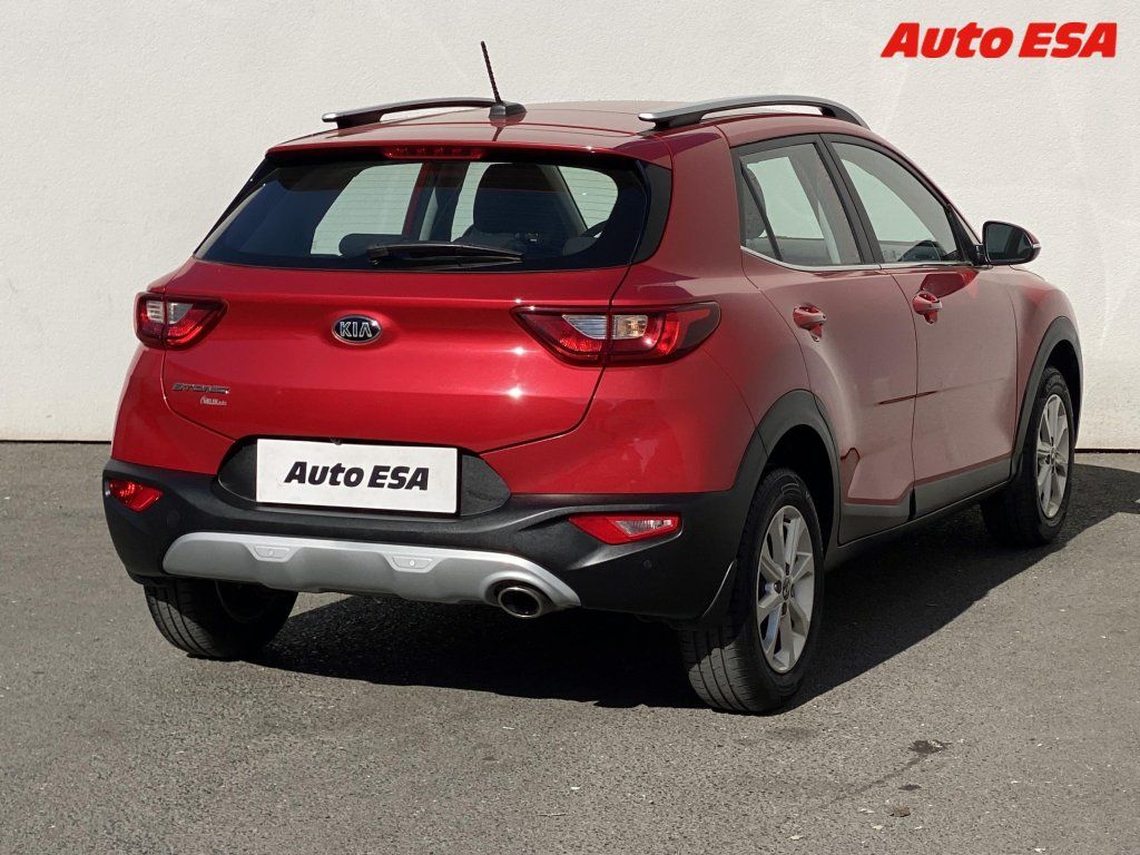 Kia Stonic, 1.4 CVVT,2.maj,ČR,navi - fotka 4