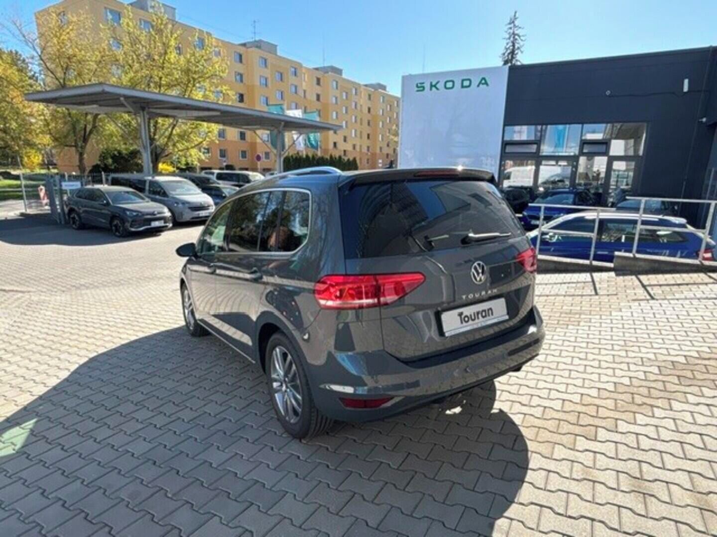 Volkswagen Touran, People 1,5 TSI EVO2 7DSG 110 k - fotka 3