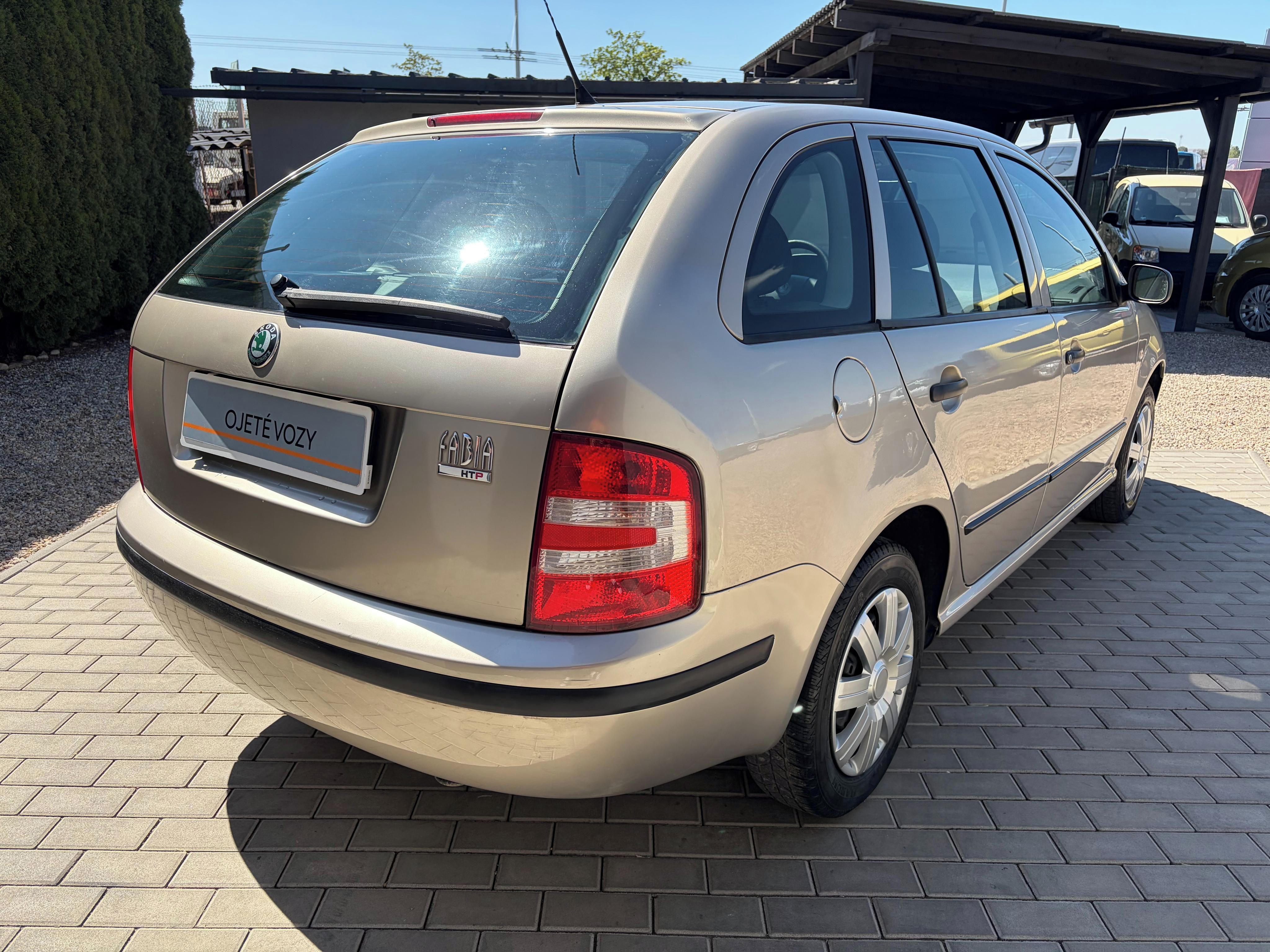 Škoda Fabia, 1.2 HTP 47KW, Klimatizace - fotka 4