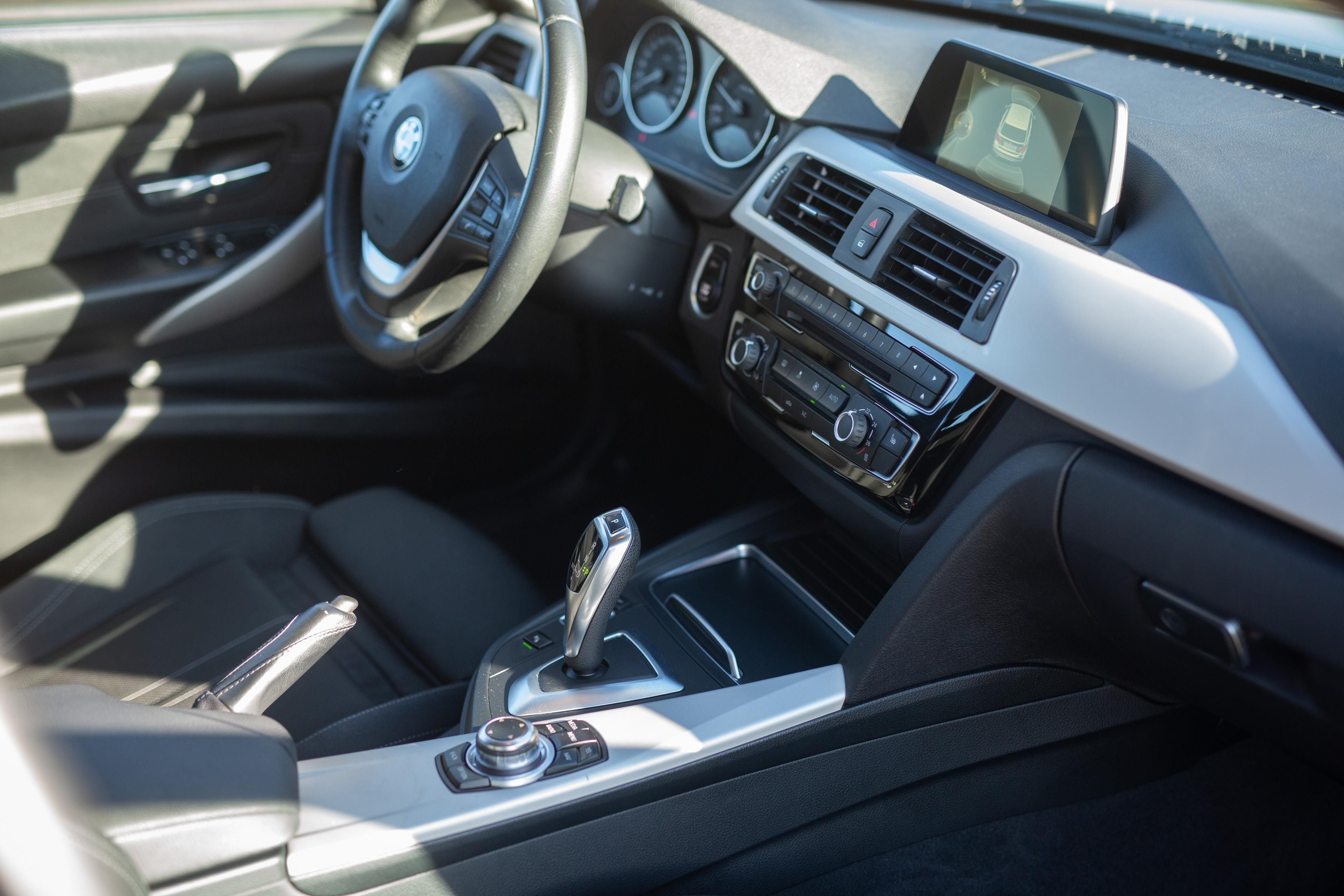 BMW Řada 3, 320 D Xdrive - fotka 6