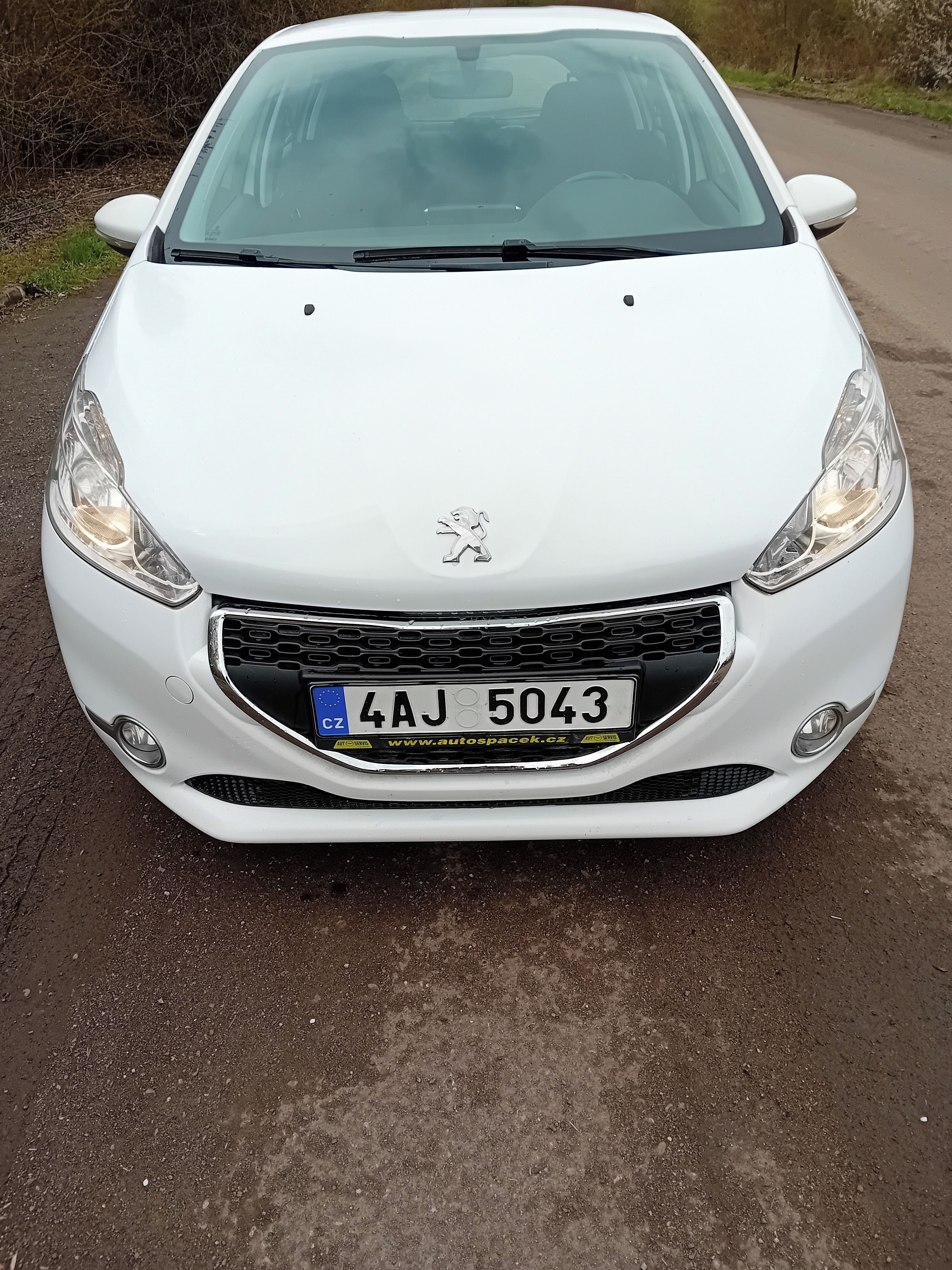 Peugeot 208, 1.4 HDi r.v.2014 - fotka 2