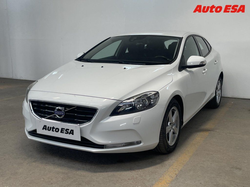 Volvo V40, 2.0 - fotka 3