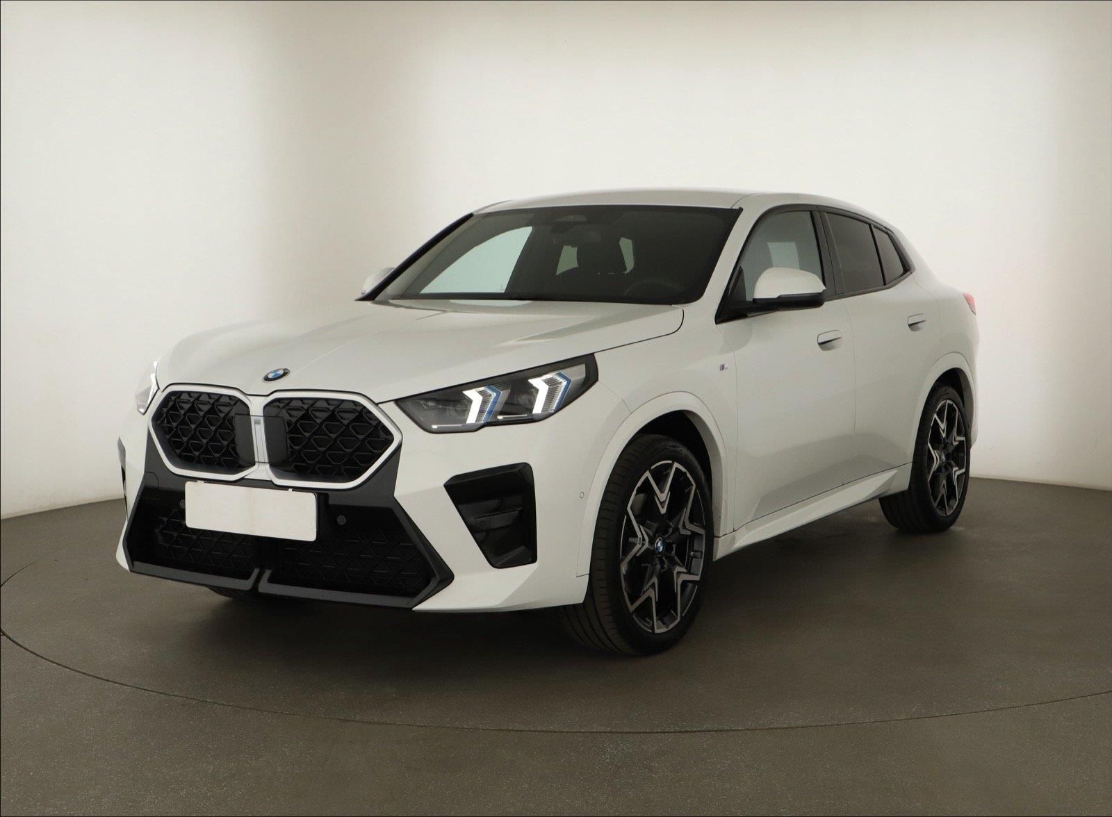 BMW X2, sDrive20i, M Paket, Navigace - fotka 2