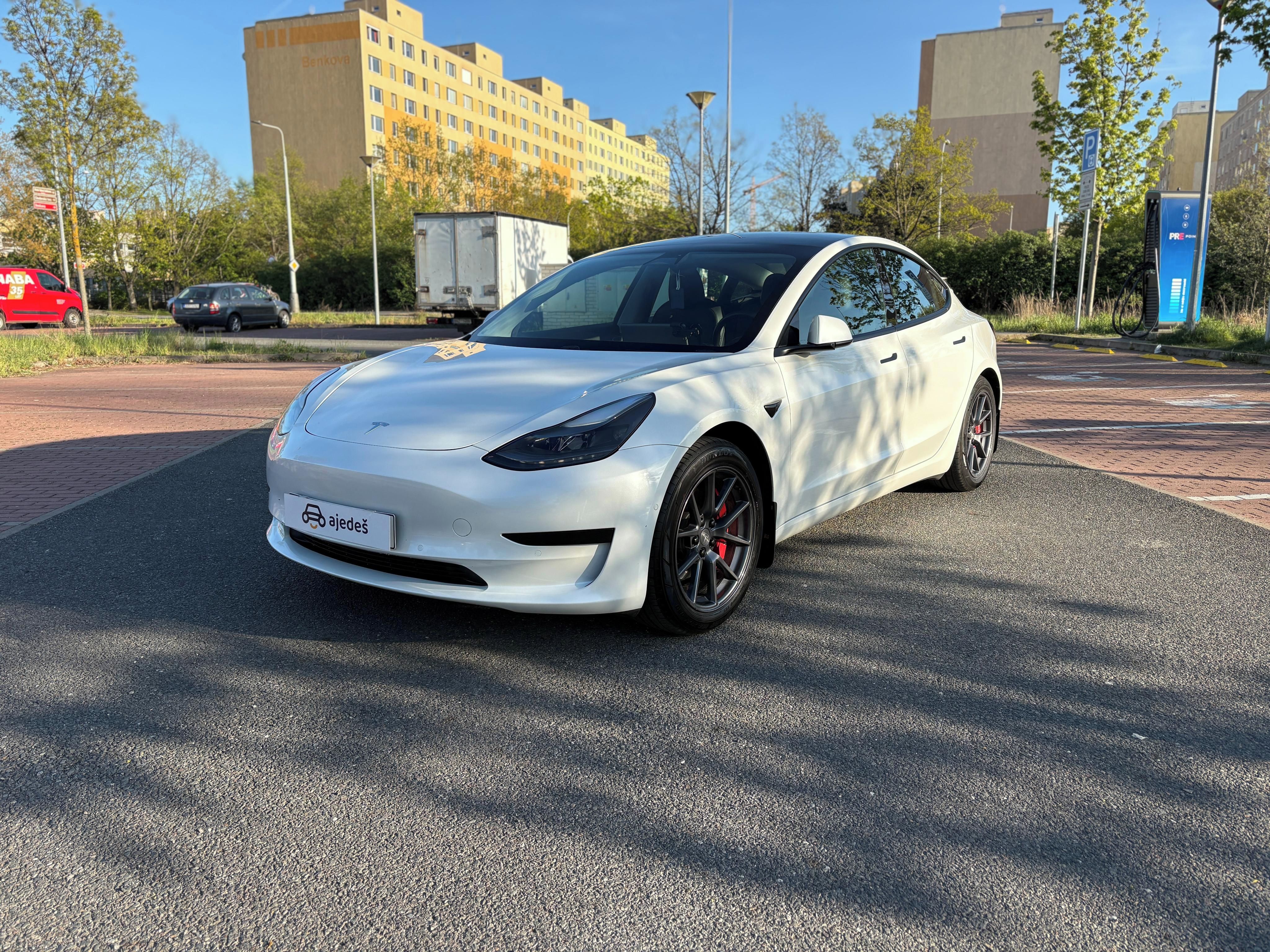 Tesla Model 3, Standard Range Plus/208kW/taž. - fotka 2