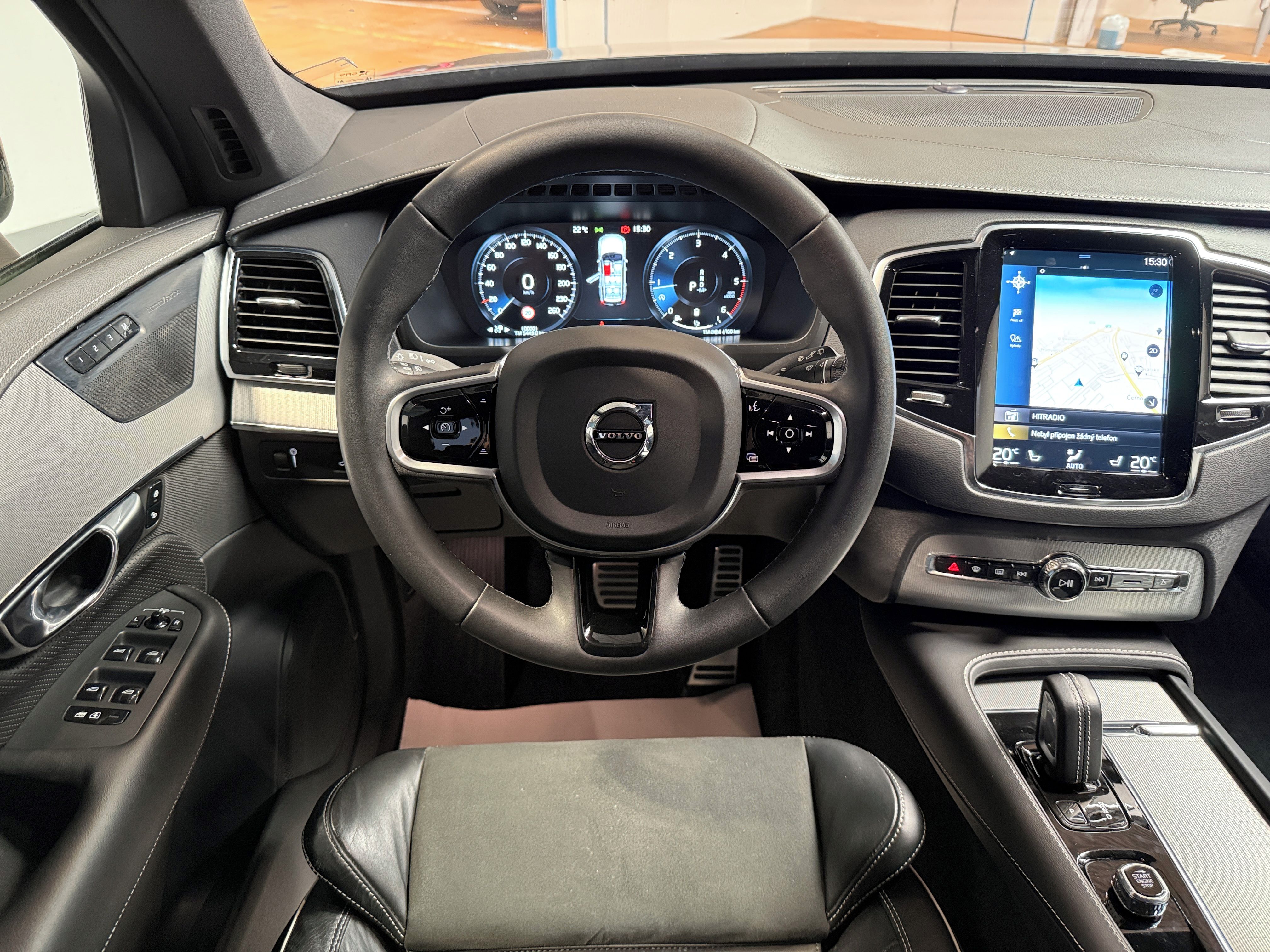 Volvo XC90, B5 AWD diesel R-Design Auto - fotka 6
