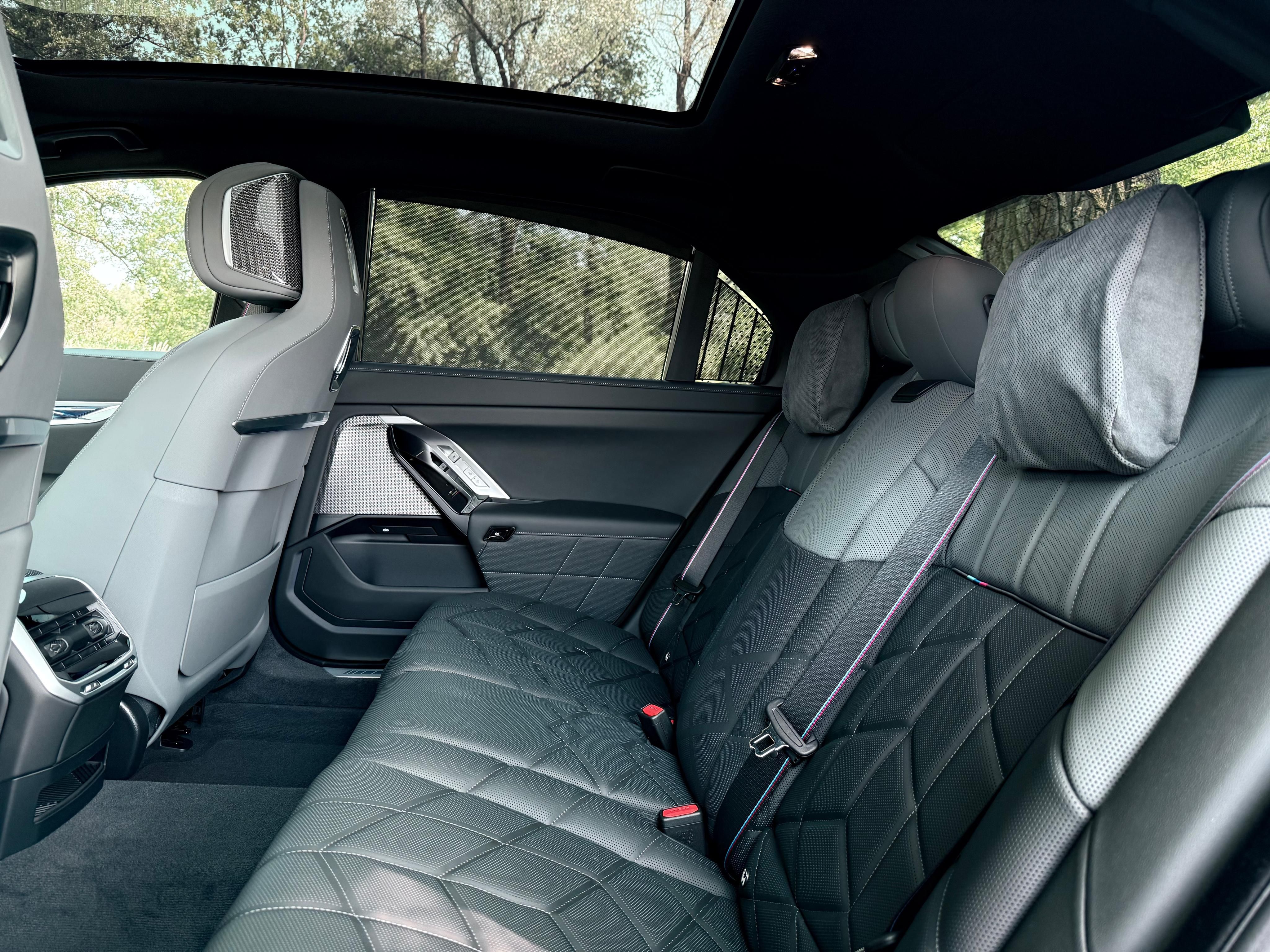 BMW Řada 7, 740d, Masáže, Nezávislé, Tažné - fotka 6