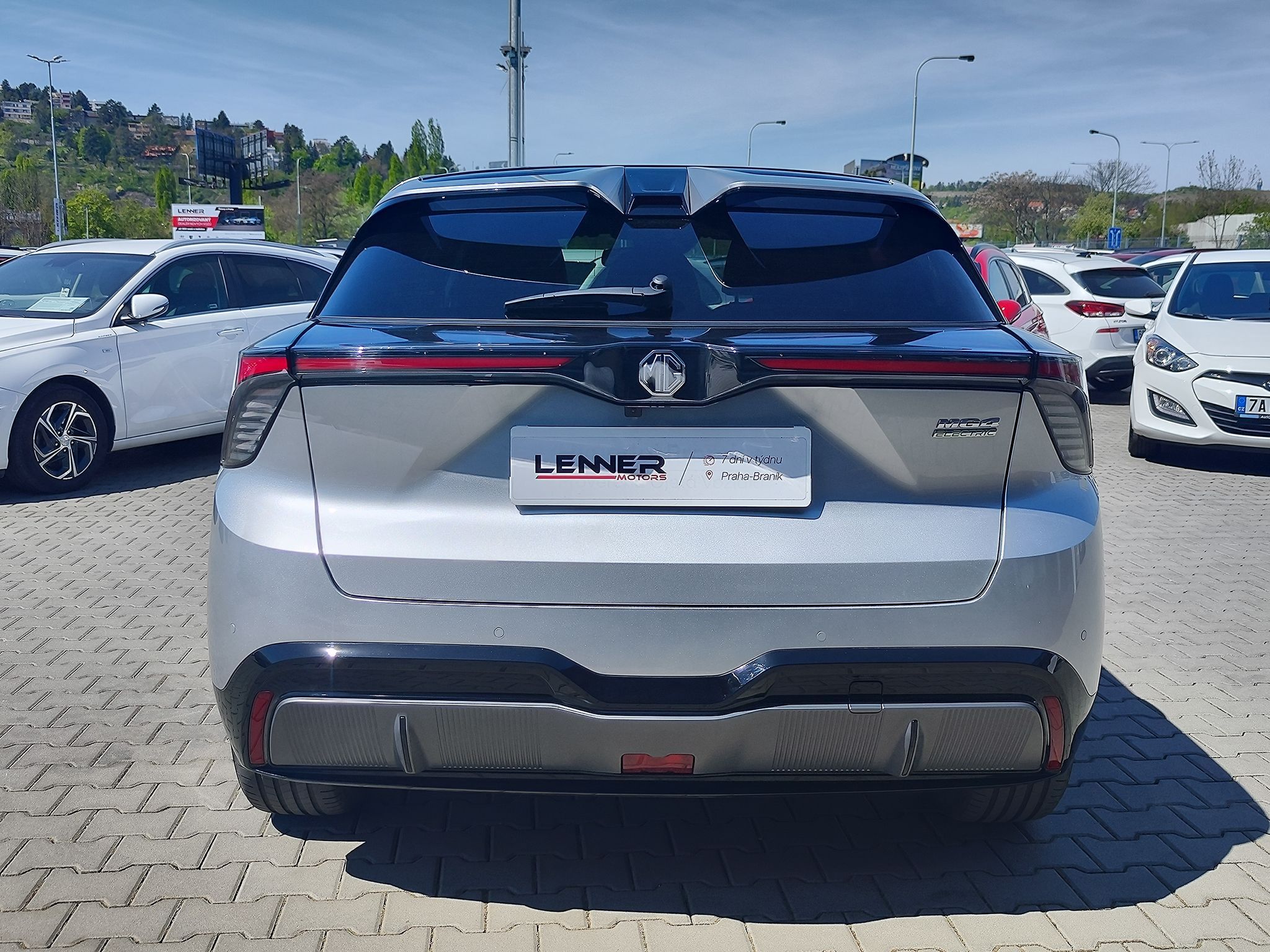 MG MG4, 64kWh/320kW XPower - fotka 6