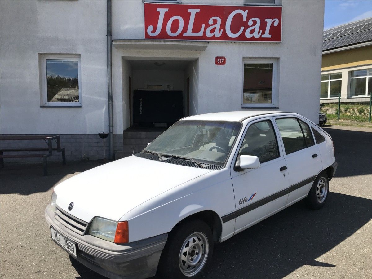 Opel Kadett, 1,3 i 5dv. - fotka 2