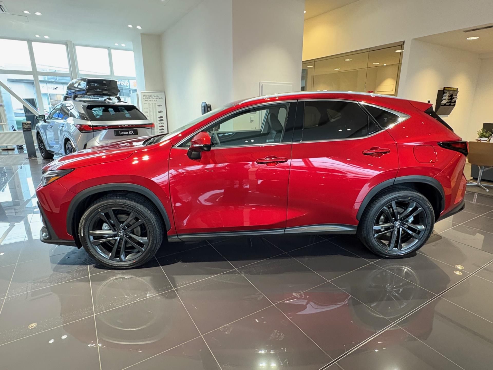 Lexus NX 350h, Executive Plus 4x4 - fotka 5