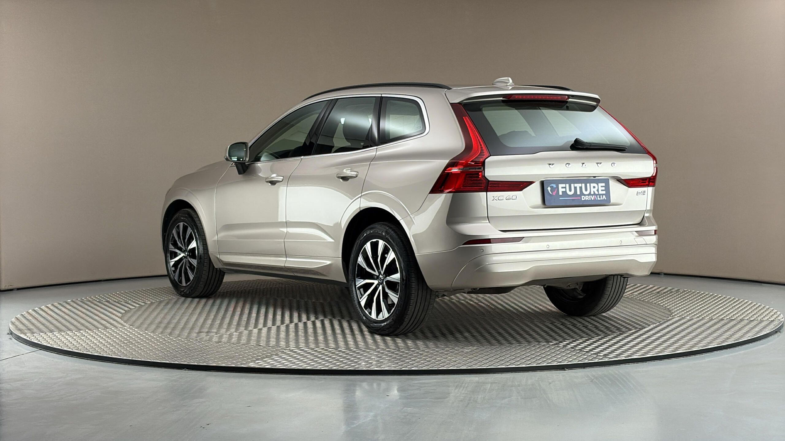 Volvo XC60, 2.0 B4 AUT AWD Core - fotka 2