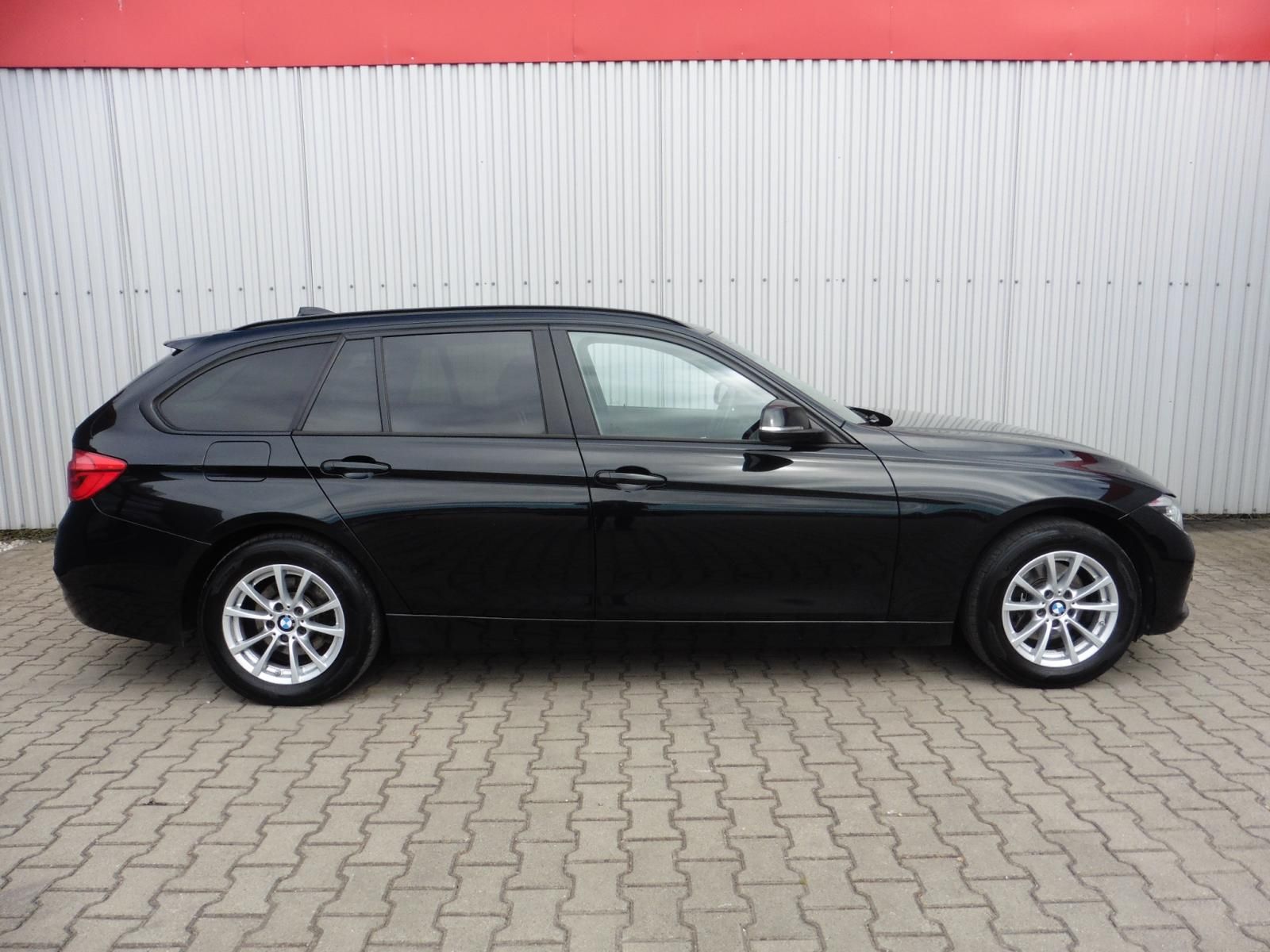 BMW Řada 3, 320d xDrive Advantage Touring - fotka 6