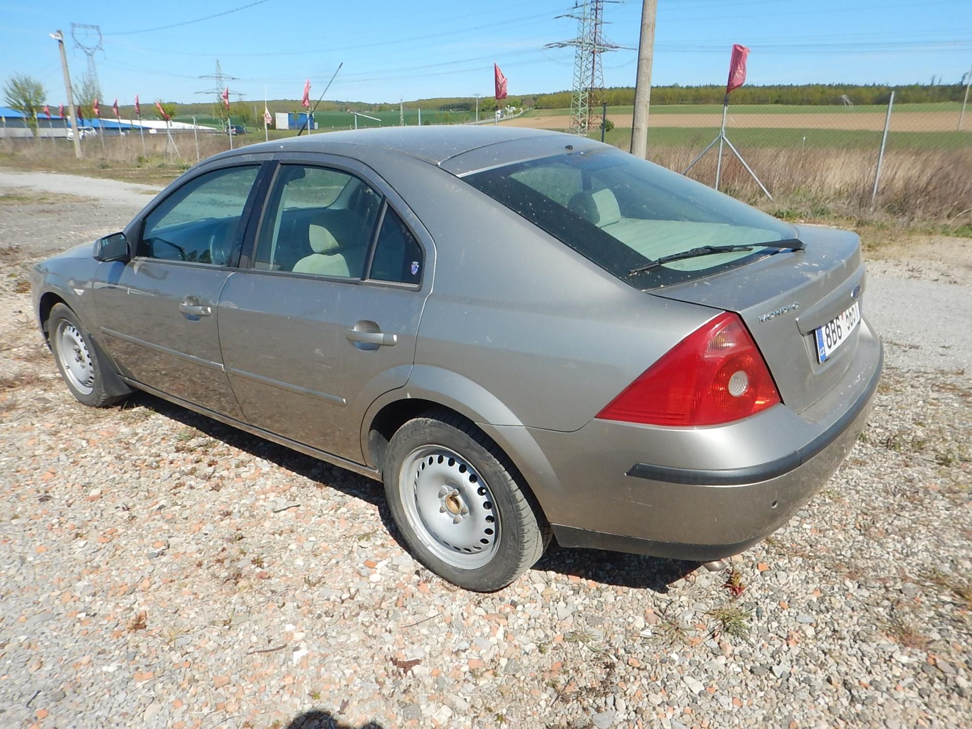 Ford Mondeo, 2.0 i 107 KW - fotka 5