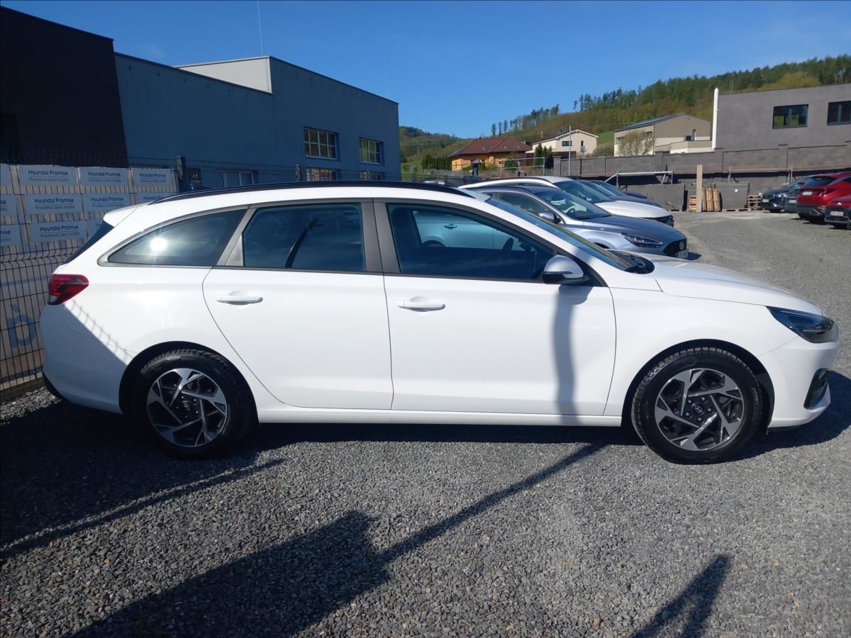 Hyundai i30, 1,0 TGDI MT SMART - fotka 5