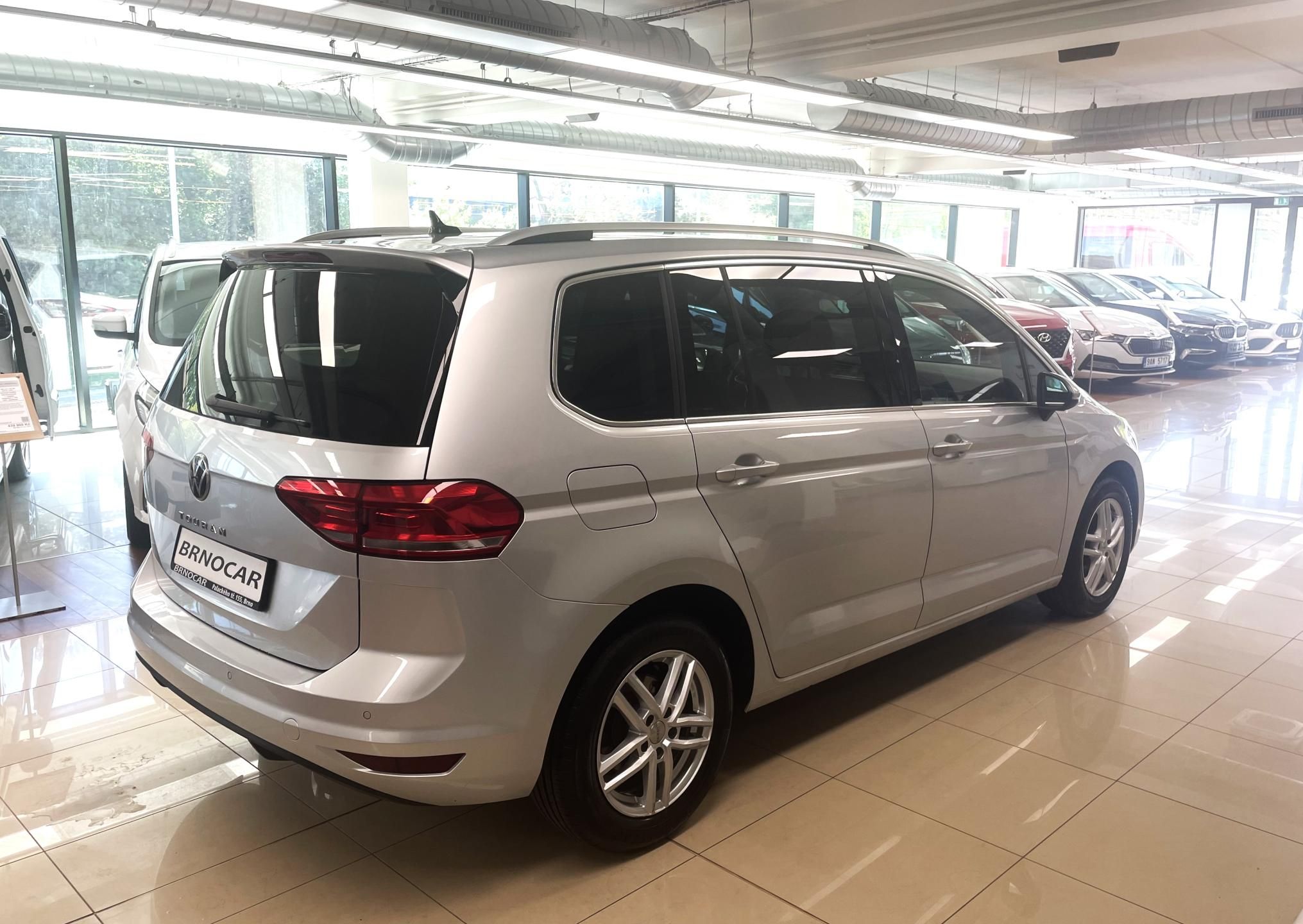 Volkswagen Touran, 2,0TDi Comfortline, ČR, 1.MAJ - fotka 6