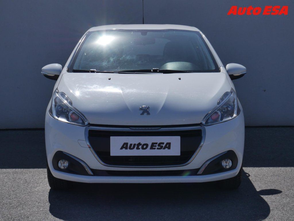 Peugeot 208, 1.2 Puretech,1.maj,ČR - fotka 2
