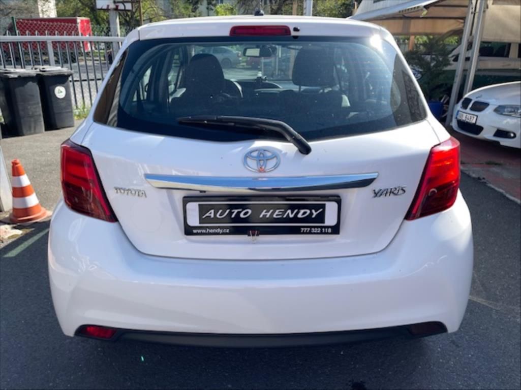 Toyota Yaris, 1,3 Dual VVT-i CVT M/D-S Style - fotka 6