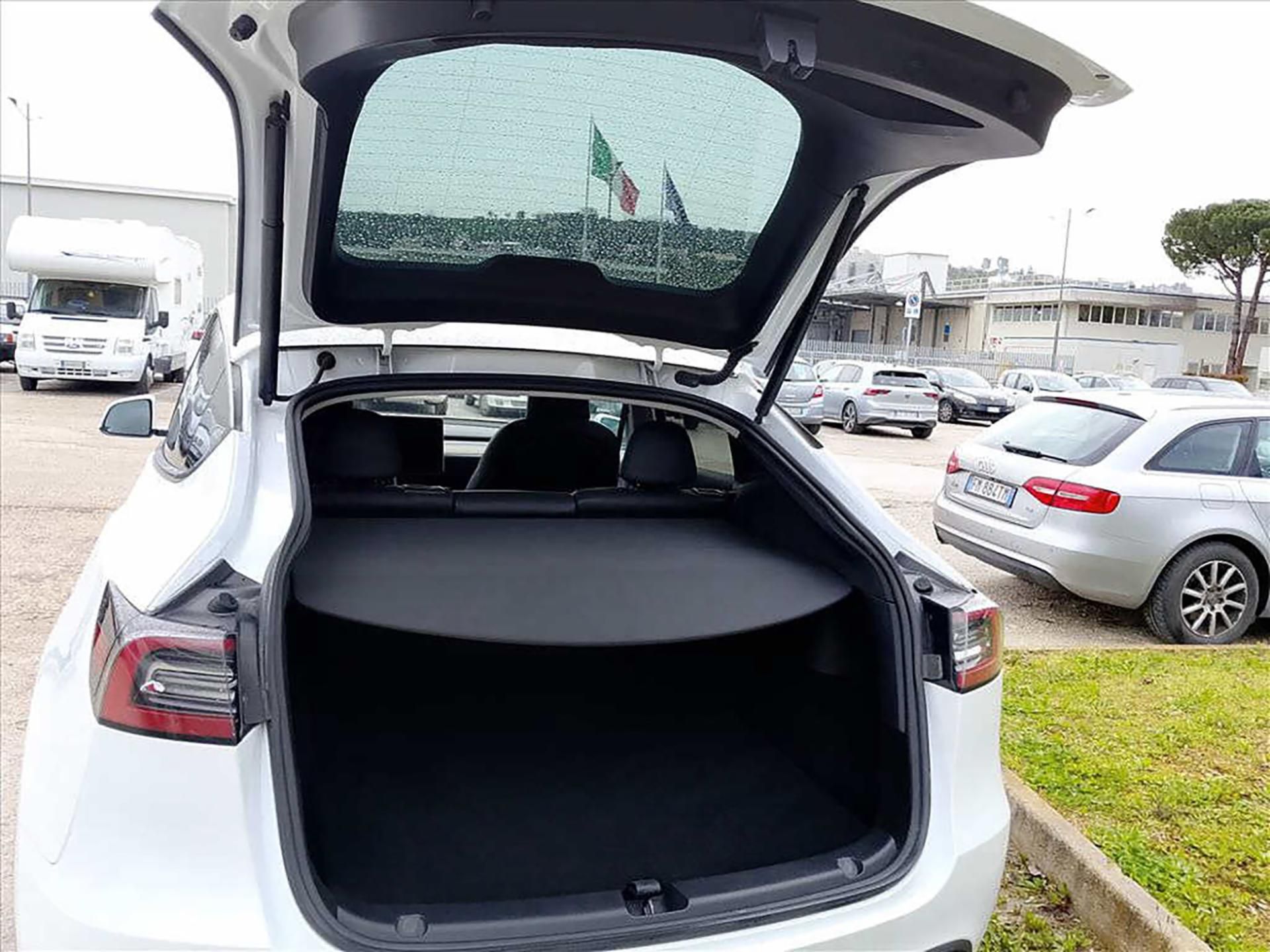 Tesla Model Y, LFP baterie - fotka 5