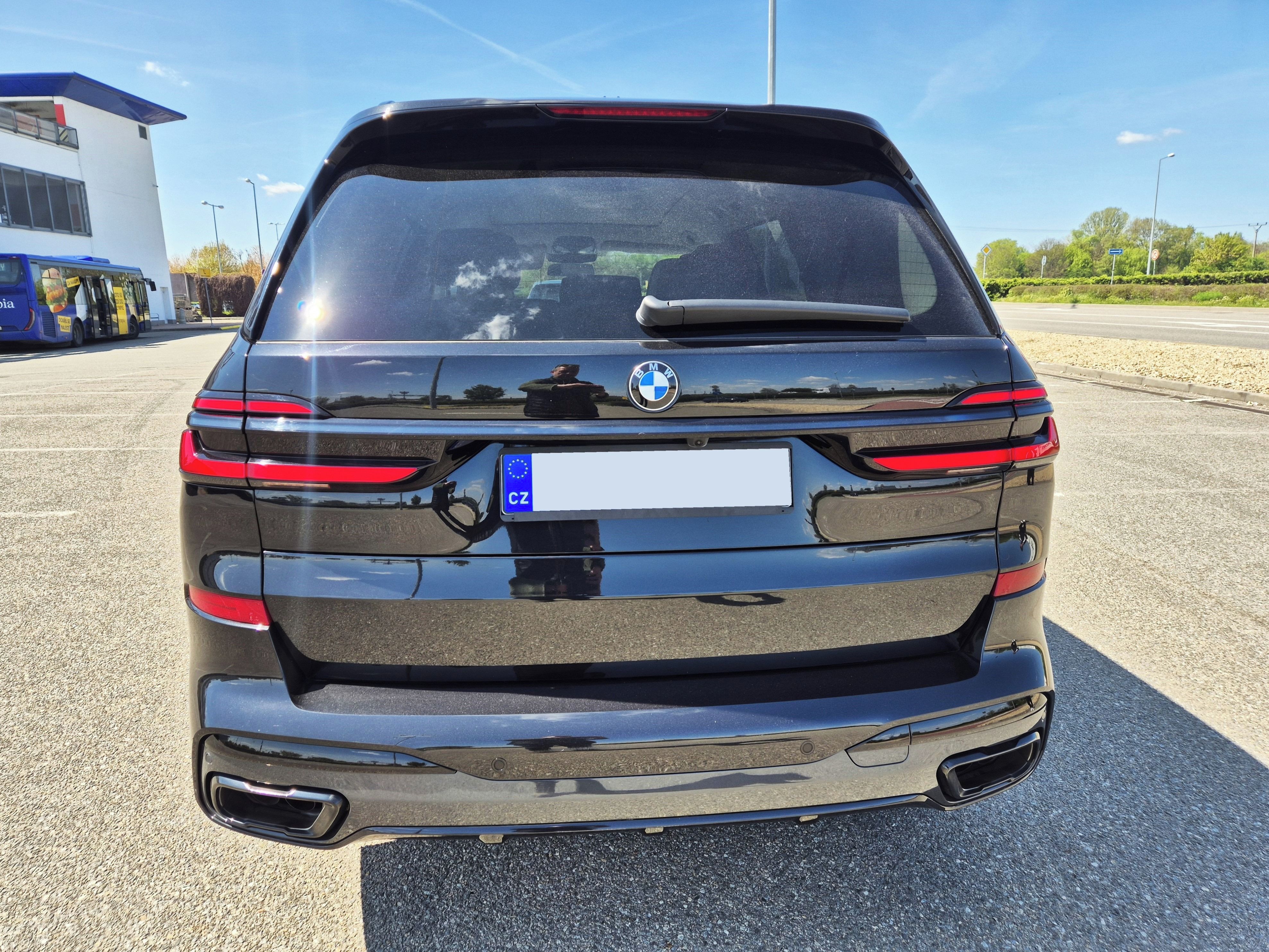 BMW X7, 4.0i 1.MAJ.ČR M PERFORMANCE - fotka 6