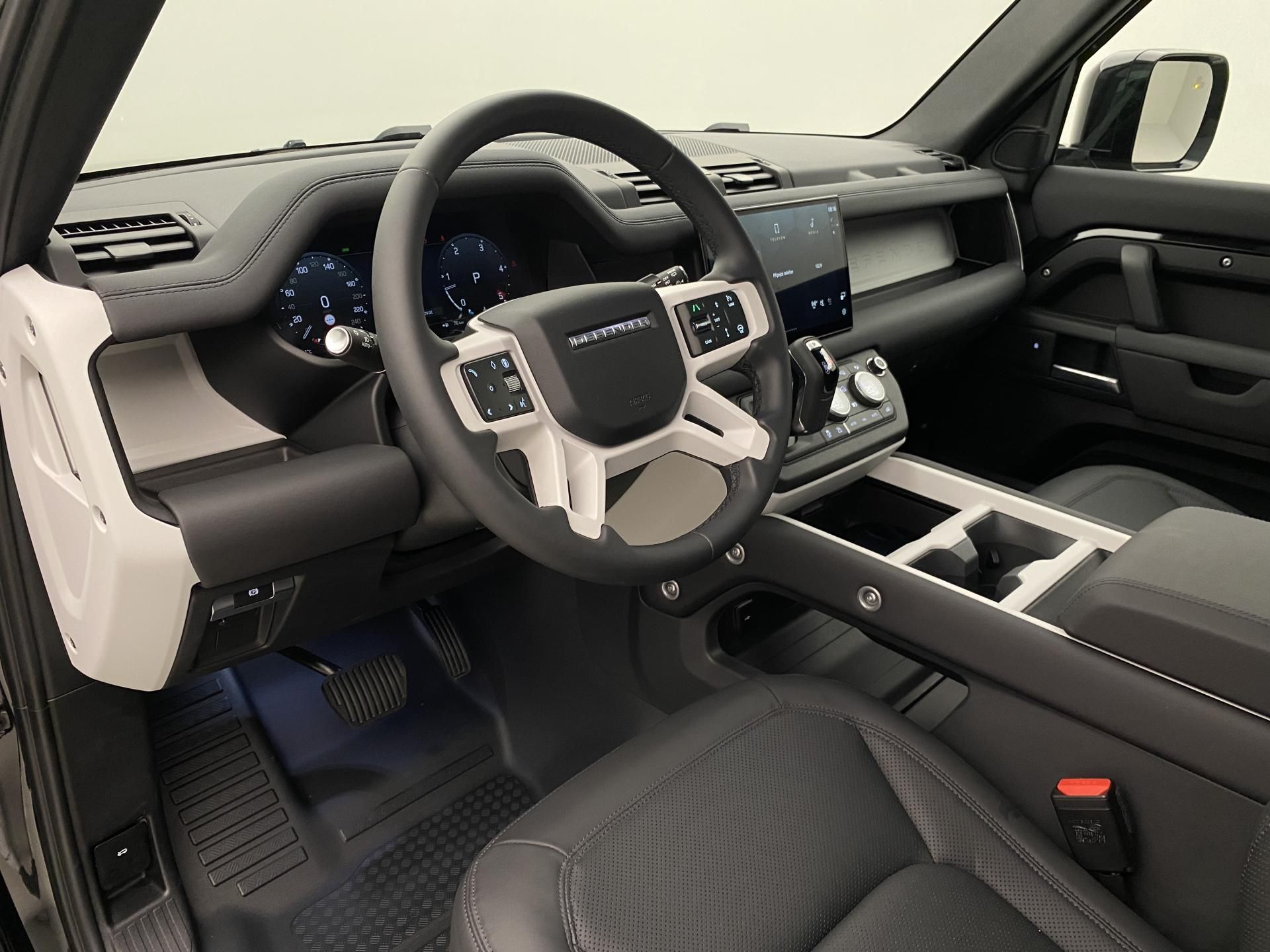 Land Rover Defender, 110 D200 S AWD AUT CZ - fotka 4