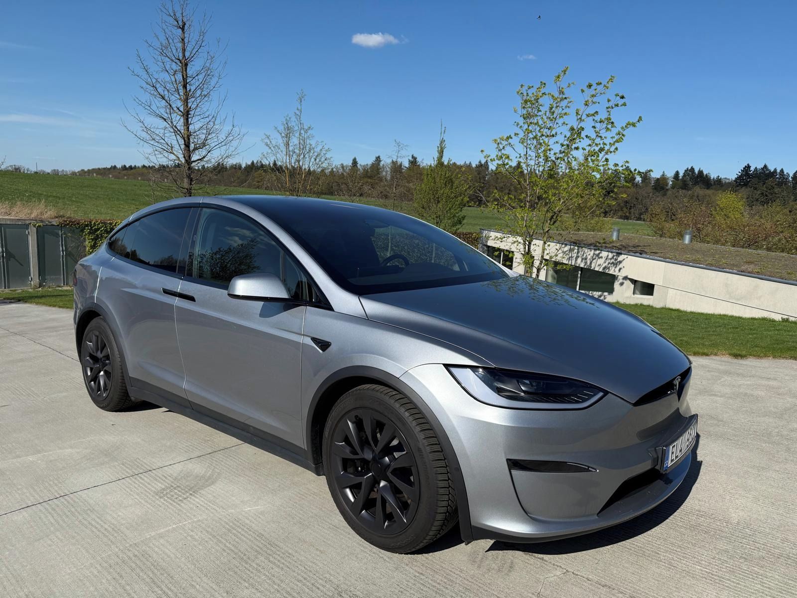Tesla Model X - fotka 2