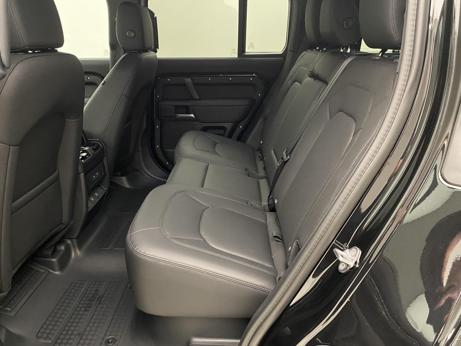 Land Rover Defender, 110 D200 S AWD AUT CZ - fotka 5