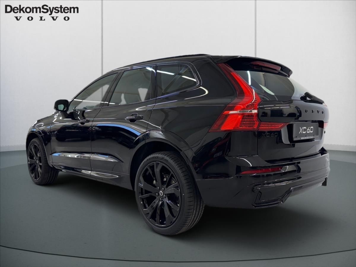 Volvo XC60, 2,0 Black Edition  B5 - fotka 4