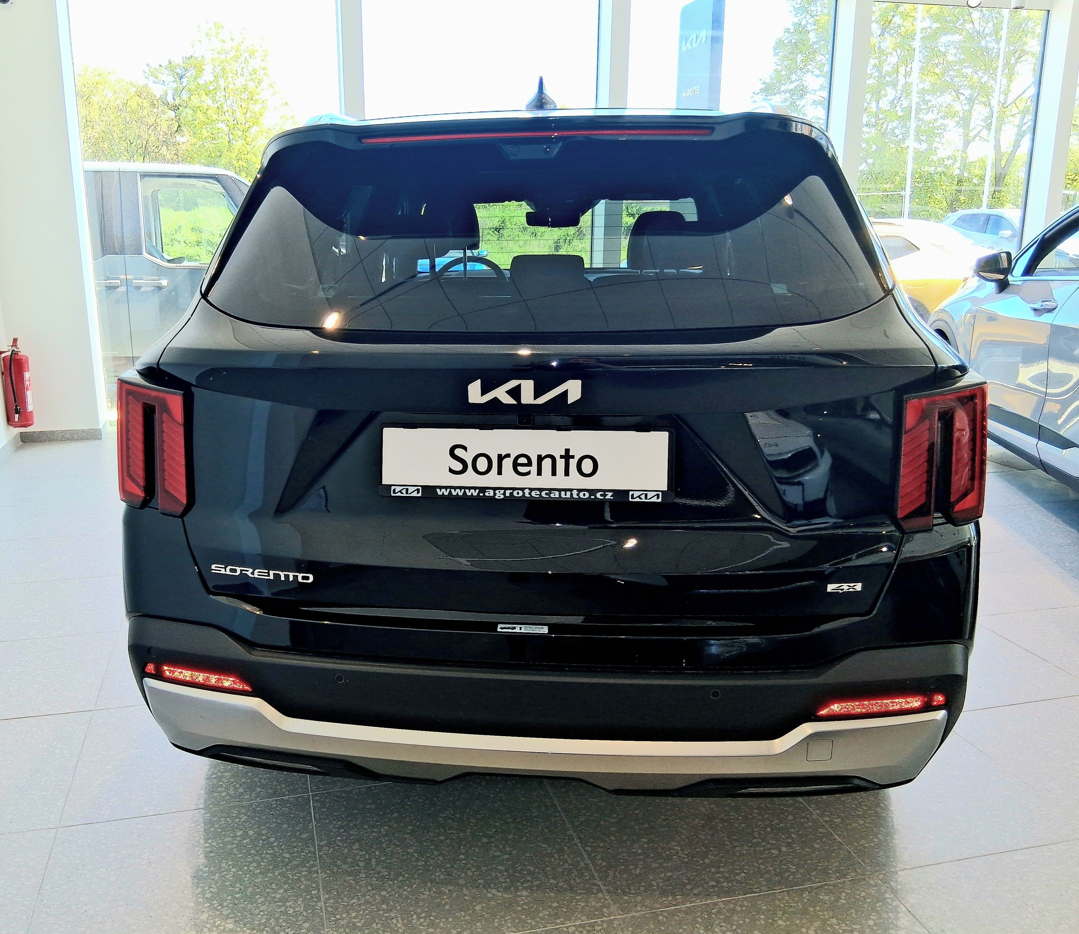 Kia Sorento, 2,2 CRDi 143 kW 4x4 8DCT TOP - fotka 4