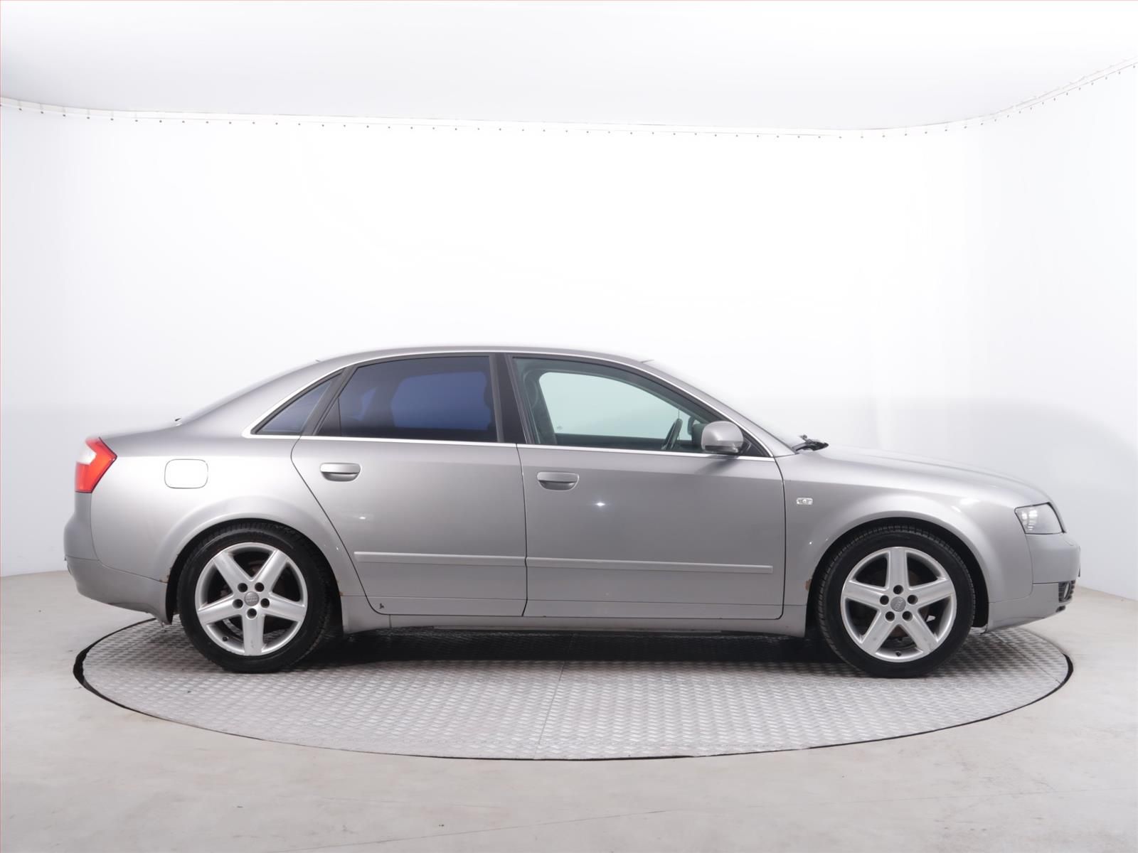 Audi A4, 2.0, po STK, Tažné - fotka 6