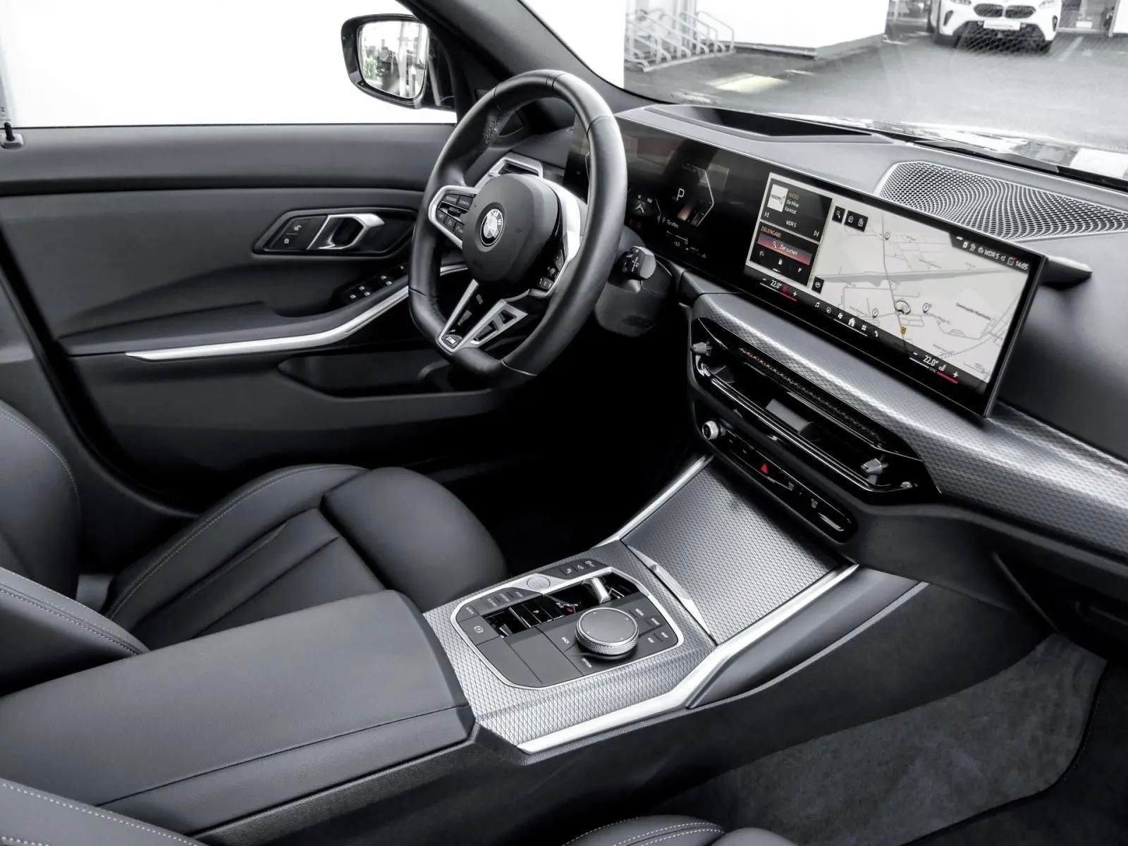 BMW Řada 3, 320d xDrive Touring M Sport - fotka 3