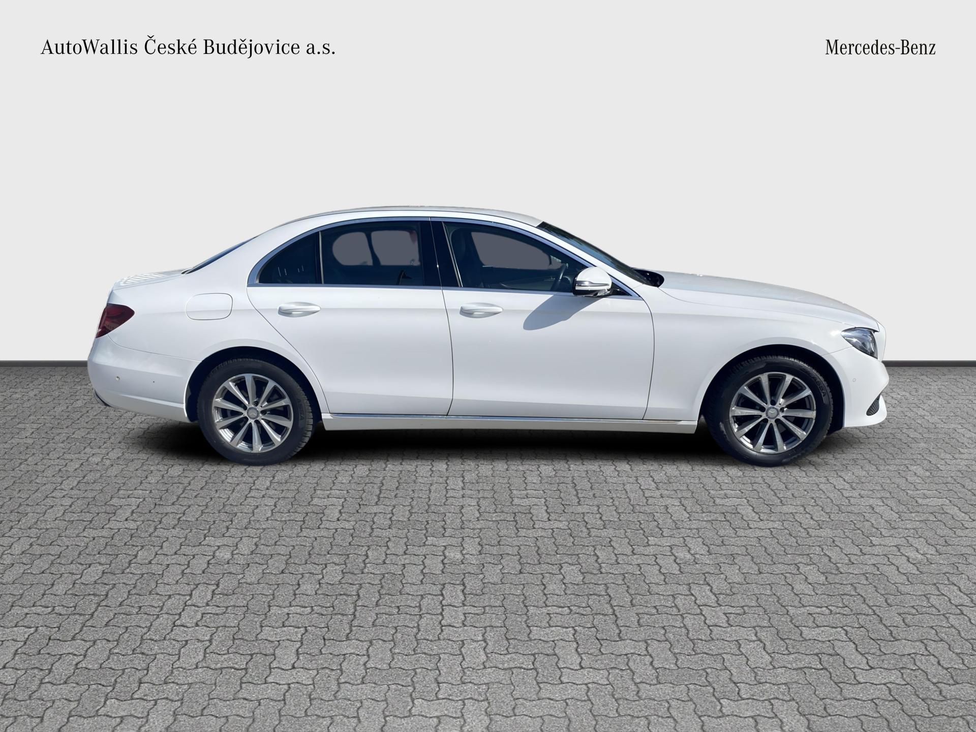 Mercedes-Benz Třídy E, E 220d 4M AVANTGARDE - fotka 6