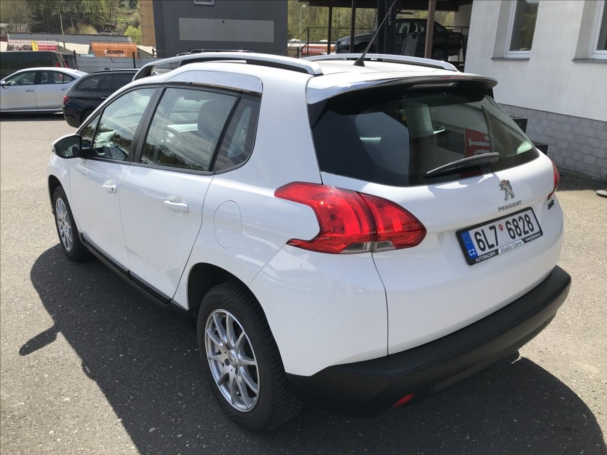 Peugeot 2008, 1,2 PT 60kW - fotka 5