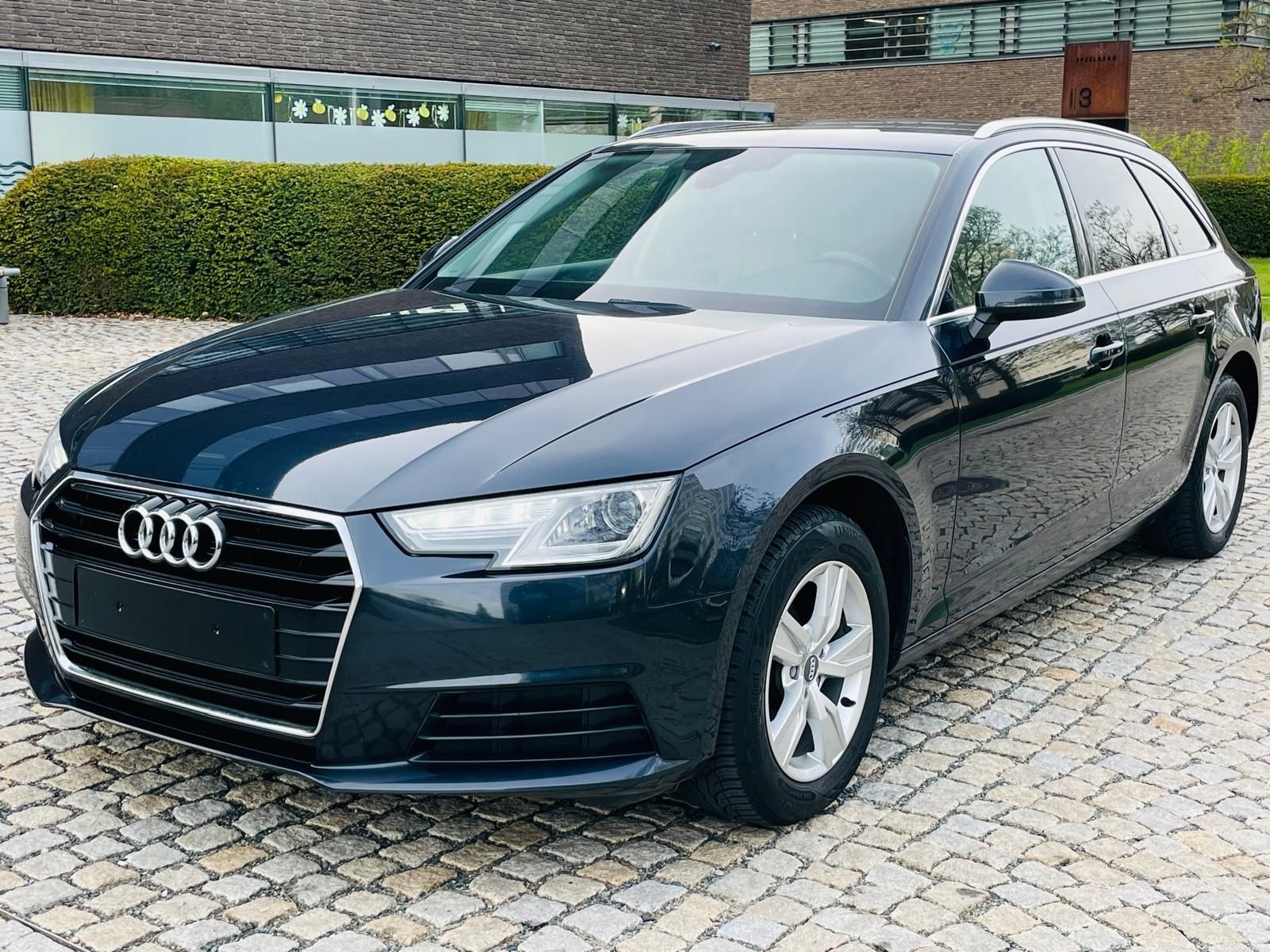 Audi A4 Avant, 2.0TD AUT VÝHŘEV SENZORY - fotka 3