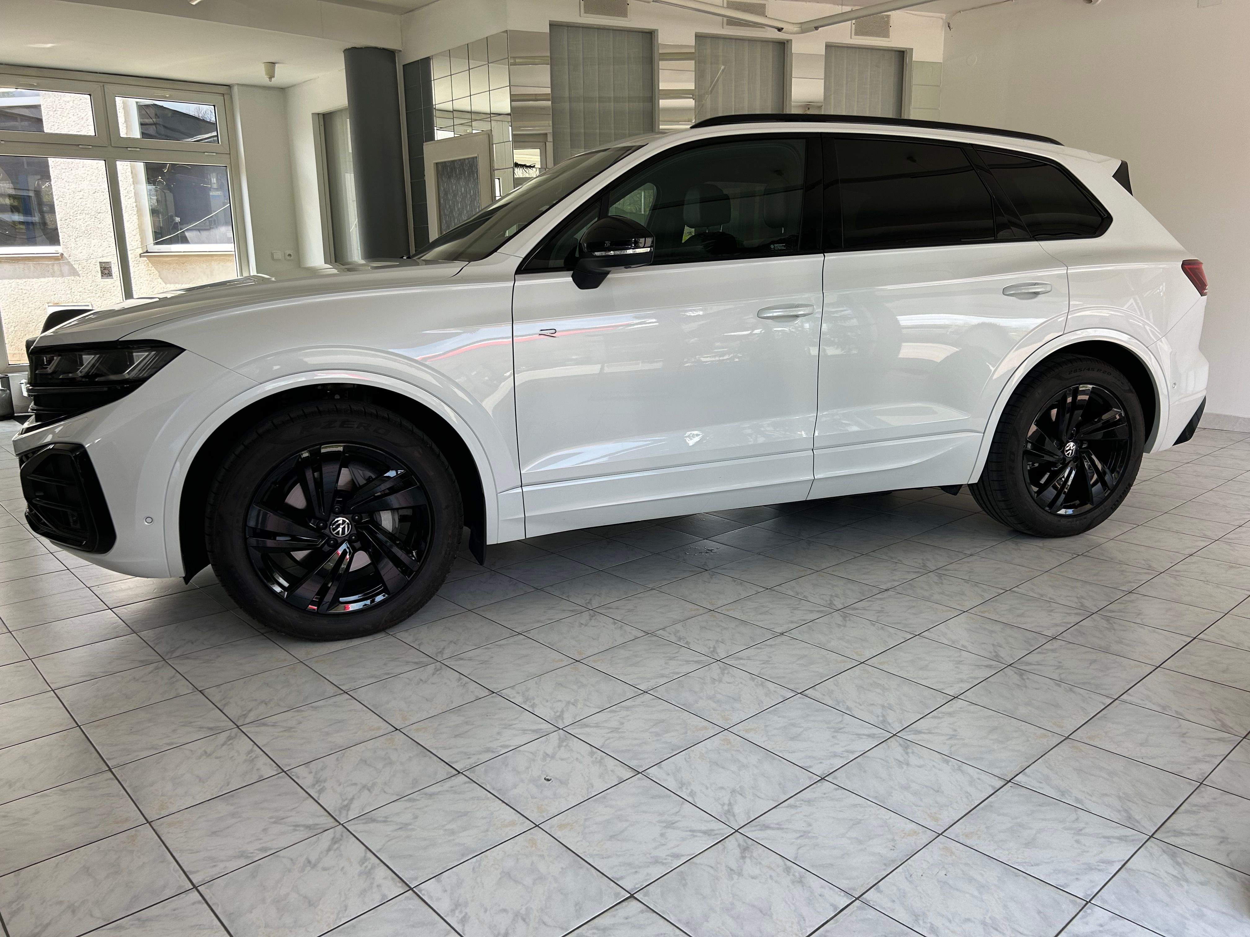 Volkswagen Touareg, R-Line Final Edition - fotka 4