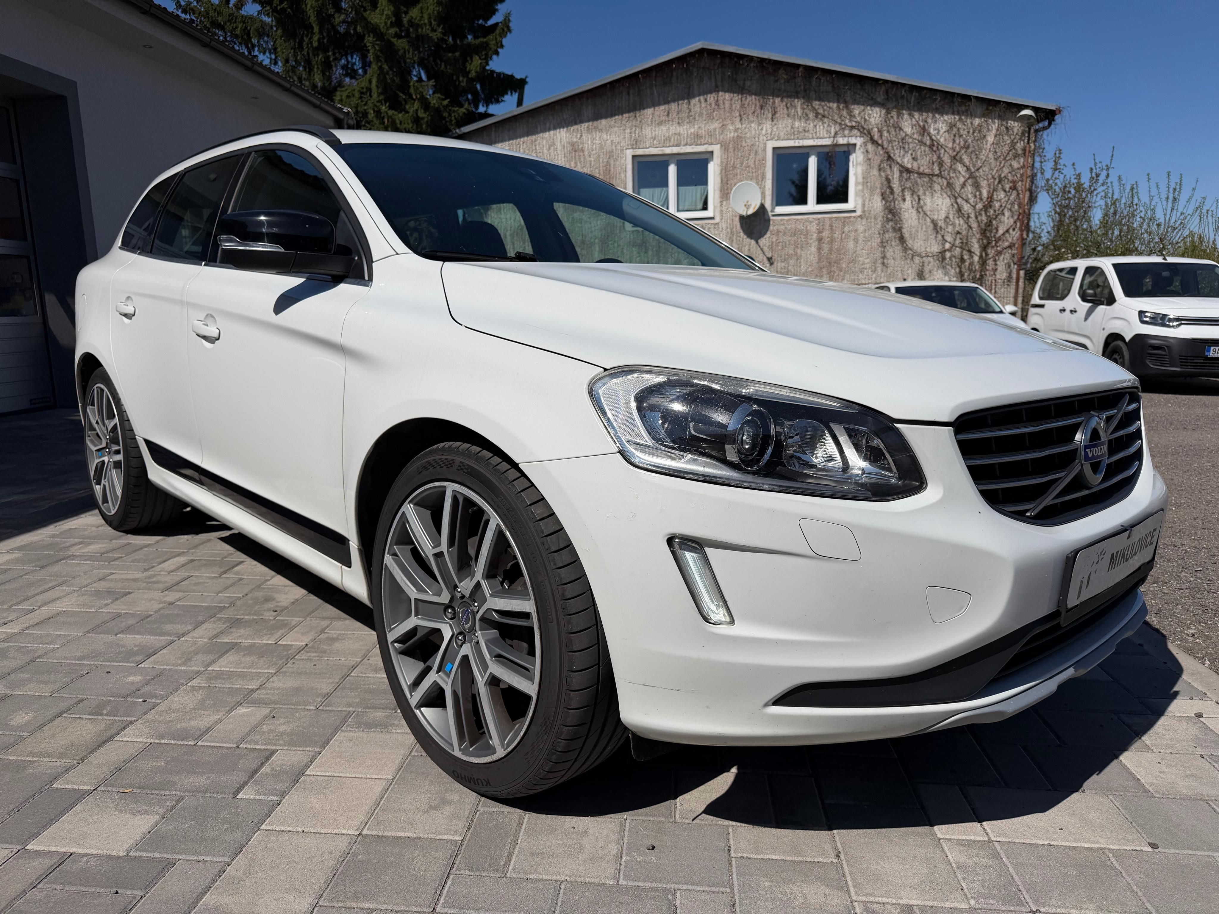 Volvo XC60, D4 Polestar+ 147kW Aut Alu ČR - fotka 4