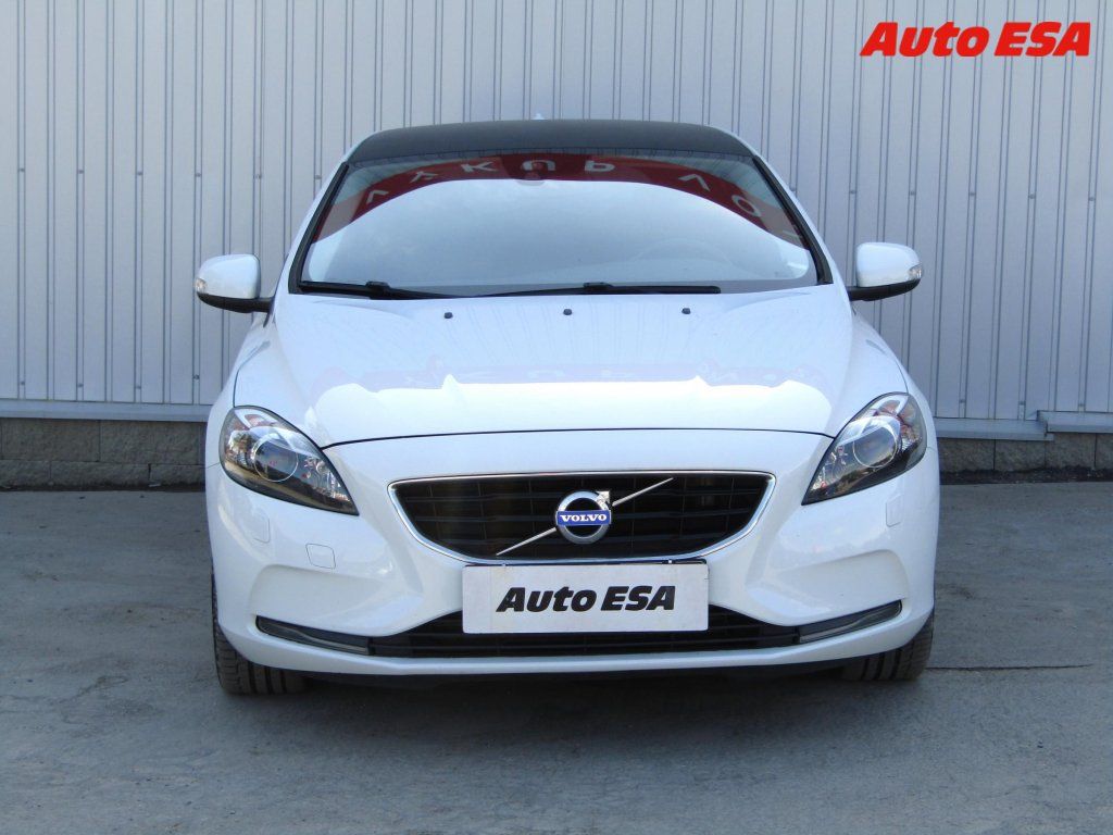 Volvo V40, 2.0D - fotka 2