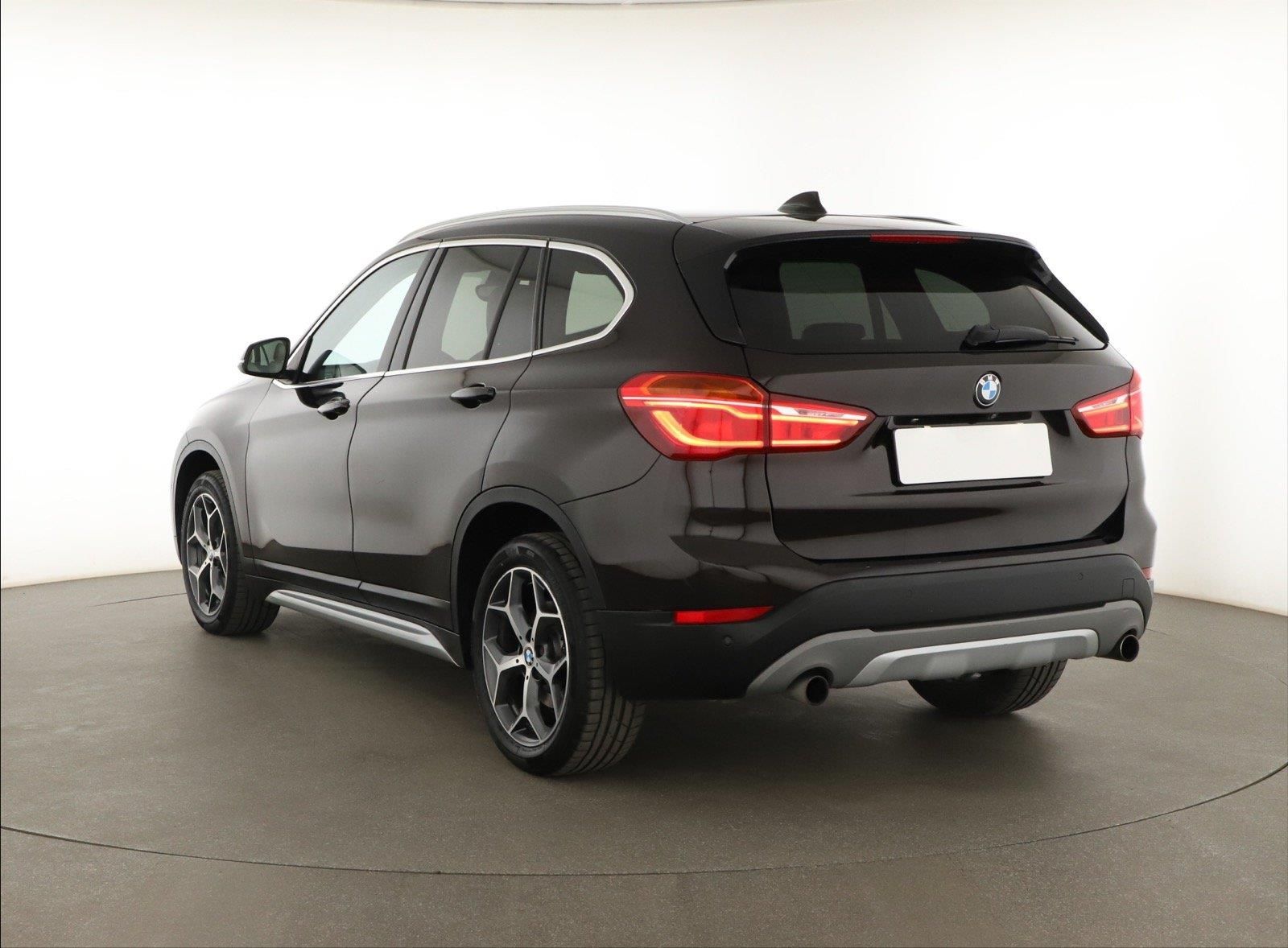 BMW X1, xDrive20i, 4X4, Automat - fotka 4