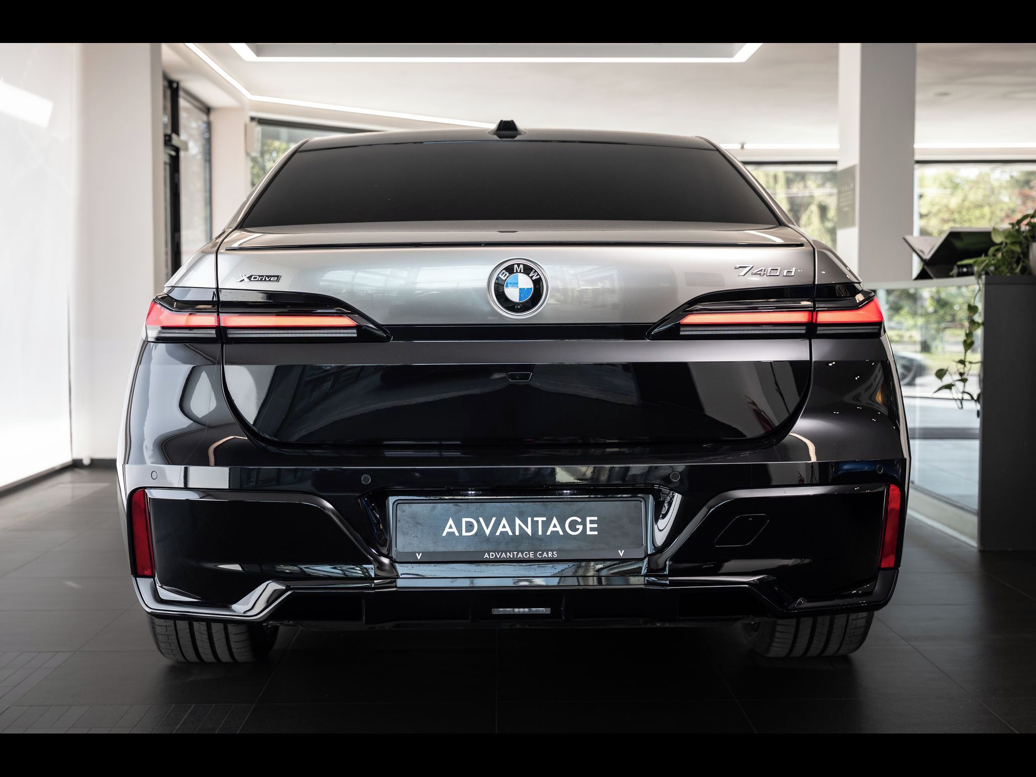 BMW Řada 7, d xDrive / M sport Pro/B&O/360 - fotka 3