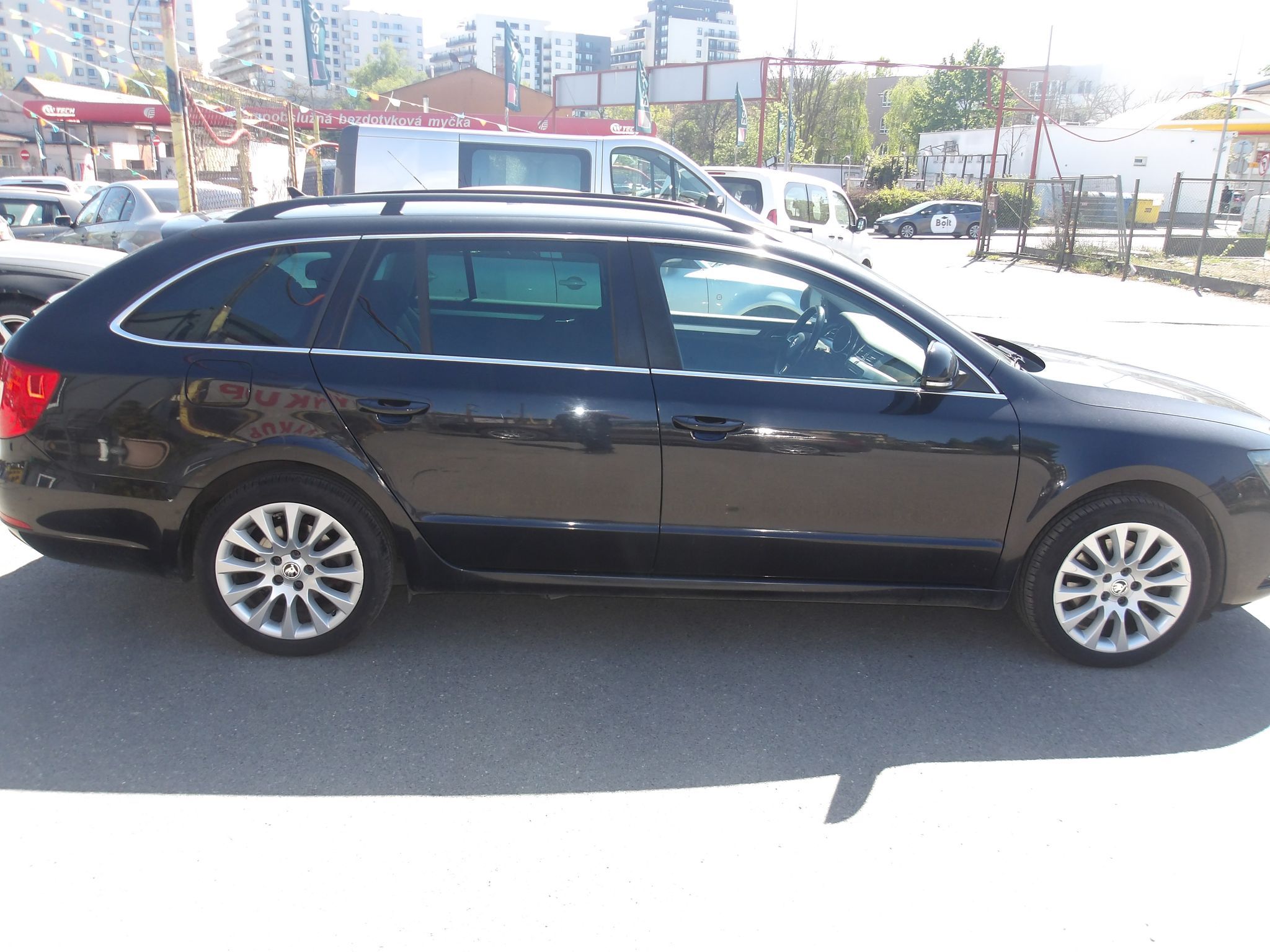 Škoda Superb, 2,0TDi 125kW DSG ! - fotka 5