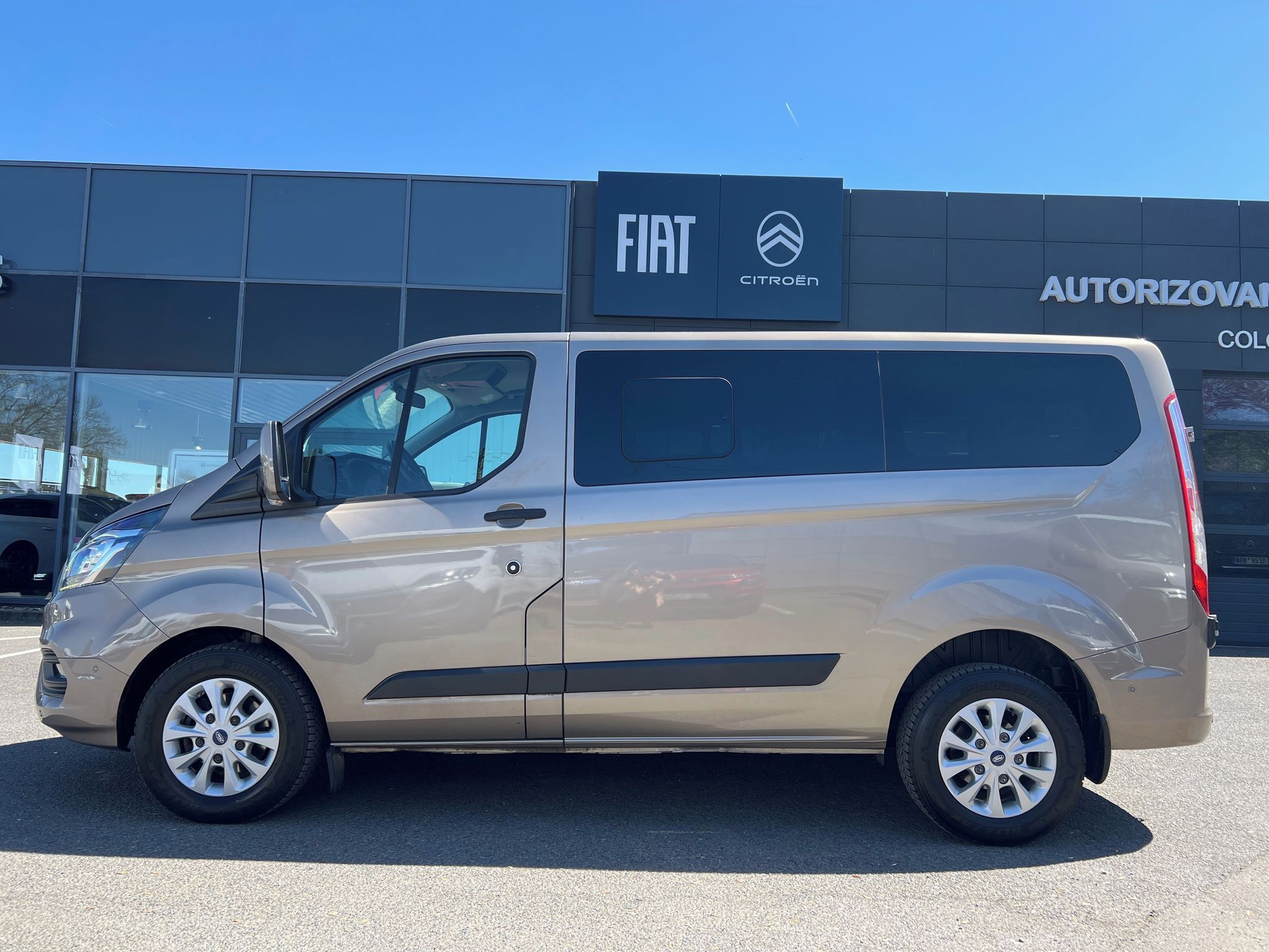 Ford Transit Custom, 2.0 TDCi 131k SERVIS ZÁRUKA - fotka 4