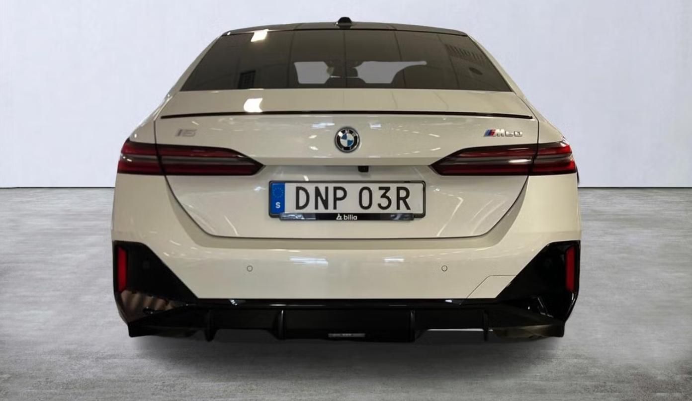 BMW i5, M60 xDrive M 360k HuD Panorama - fotka 4