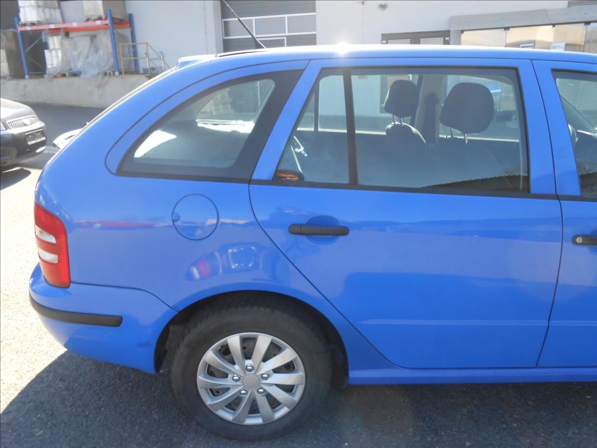 Škoda Fabia, 1,2 HTP 47Kw - fotka 5