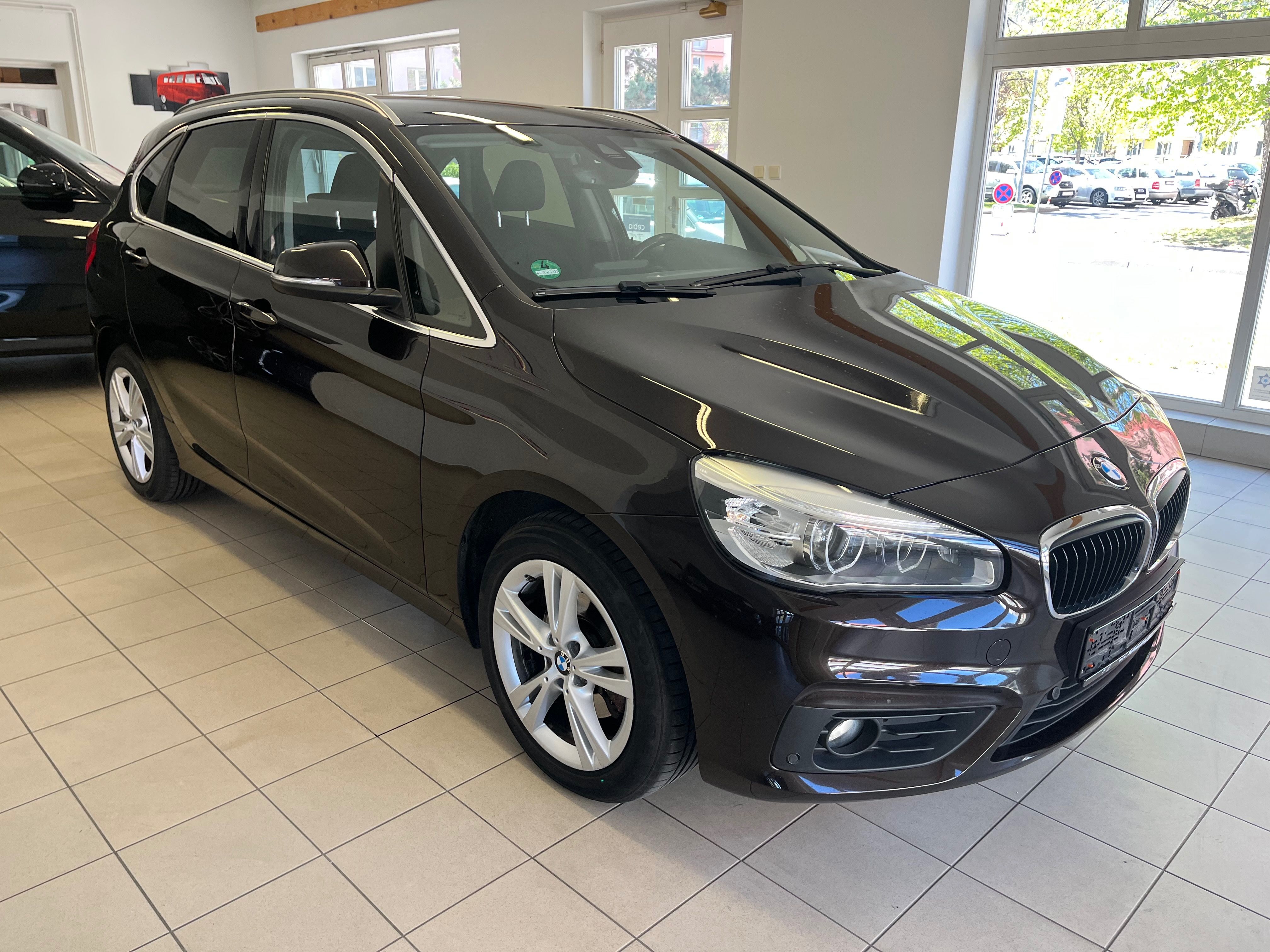 BMW Řada 2, 218d Active Tourer  LED - fotka 3