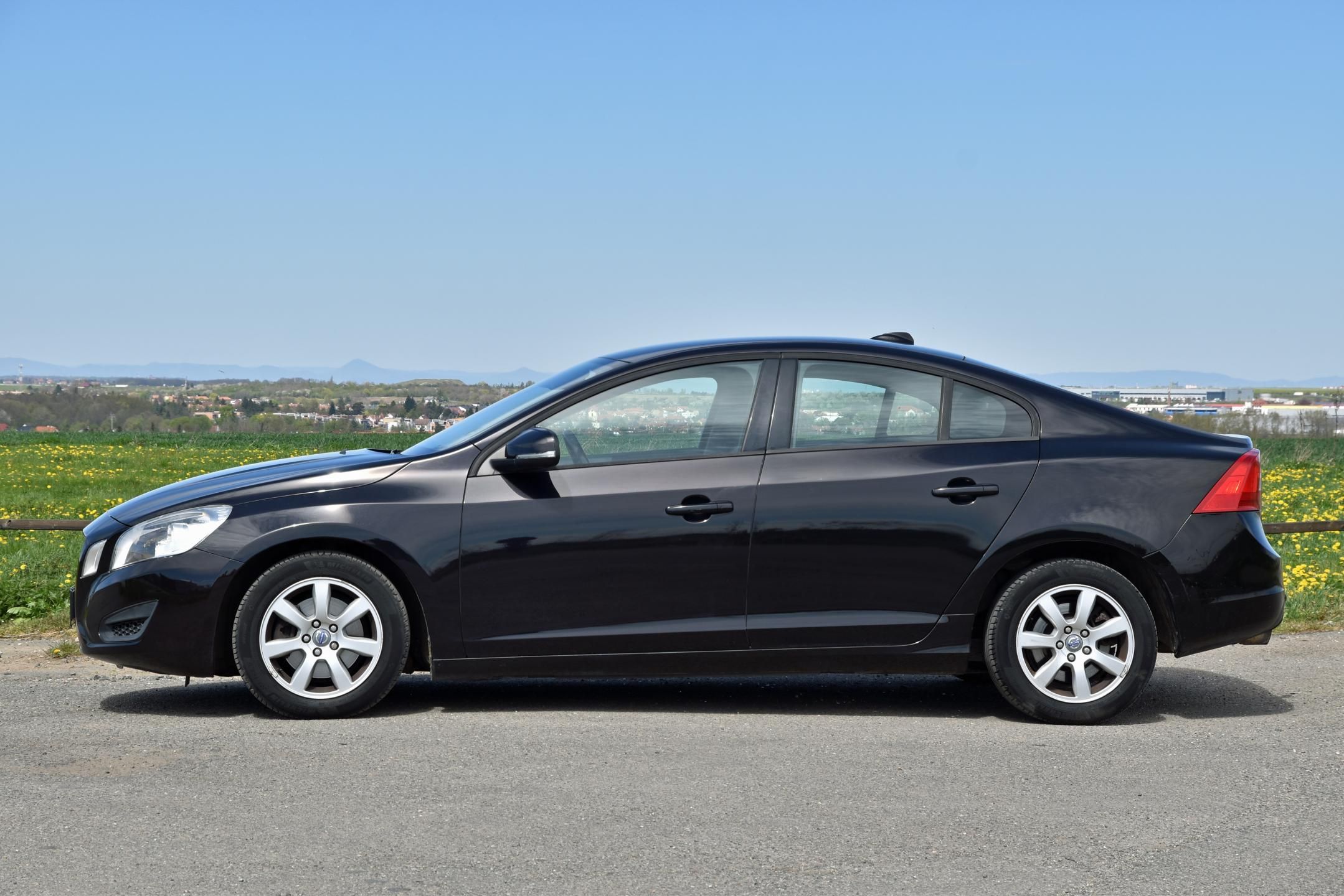 Volvo S60, T4 132 kW A/T,NAVI,TEMP,PDC,TZ - fotka 2